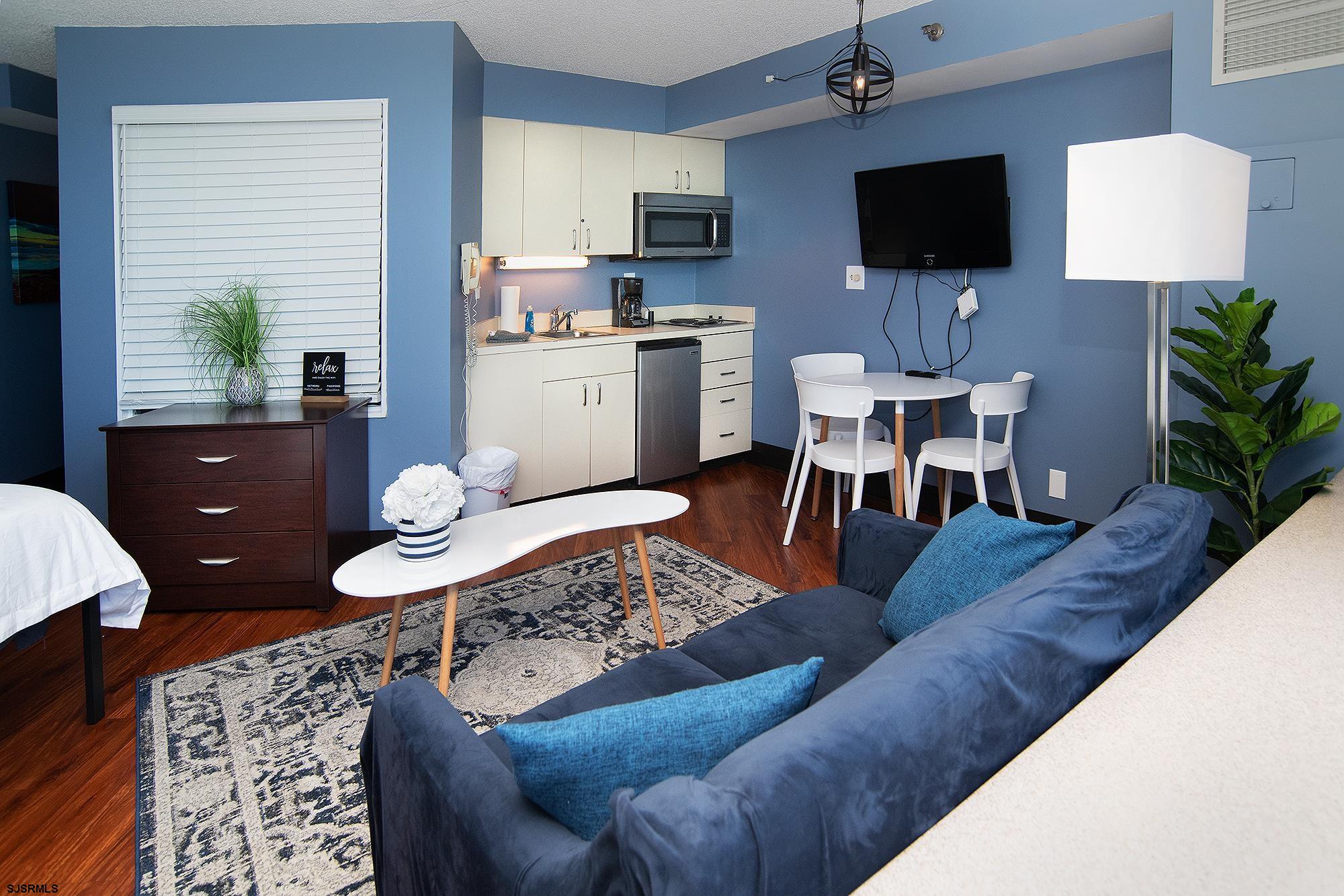 1515 Boardwalk Unit: 1704