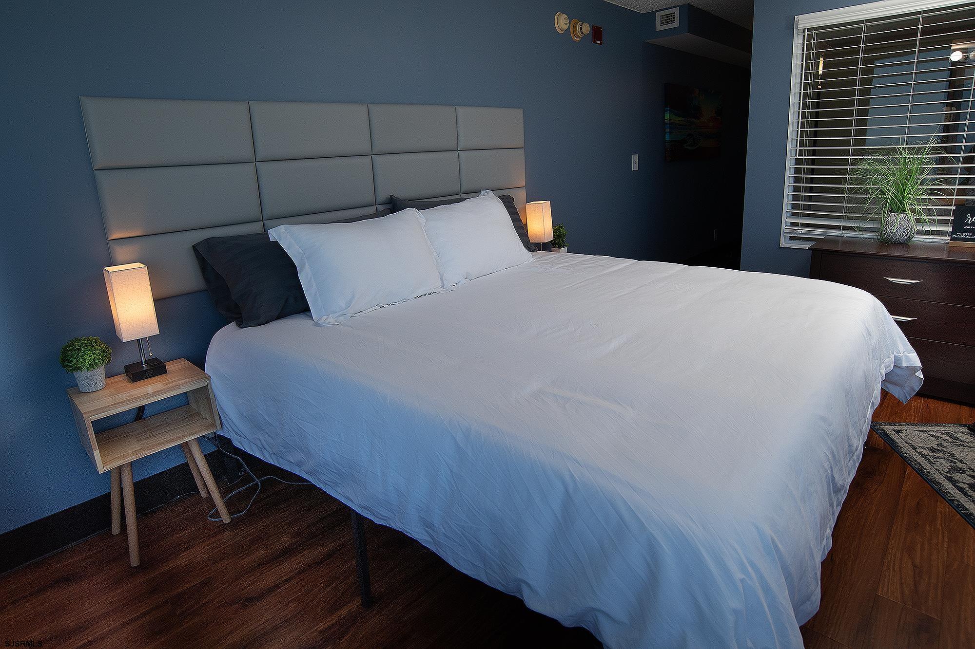 1515 Boardwalk Unit: 1704