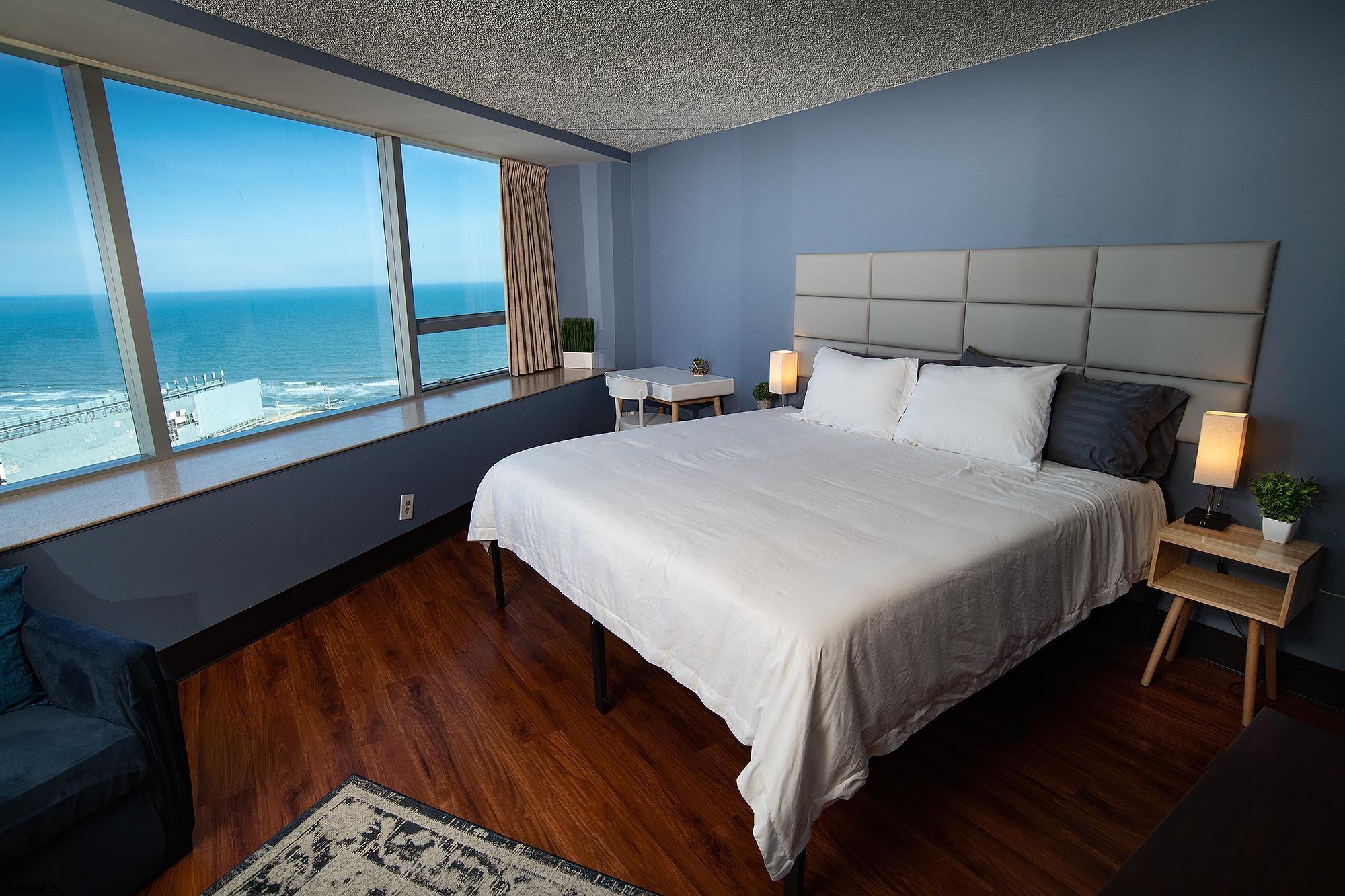 1515 Boardwalk Unit: 1704