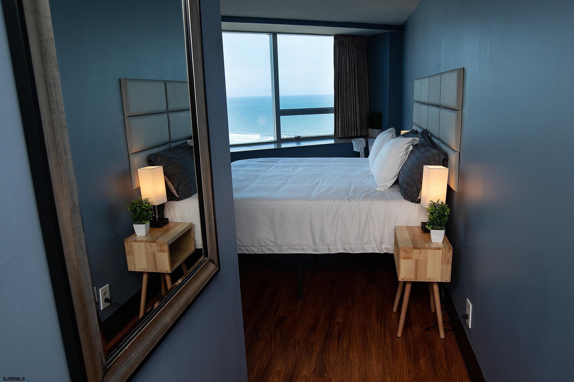 1515 Boardwalk Unit: 1704