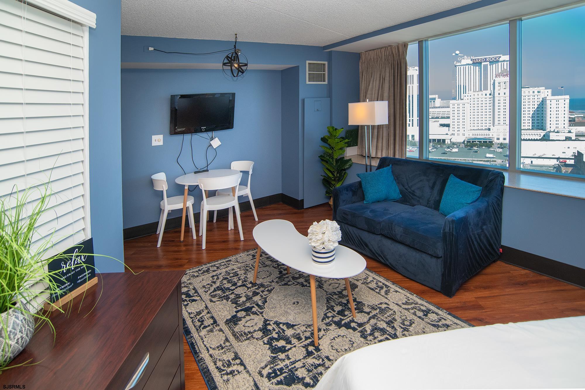 1515 Boardwalk Unit: 1704