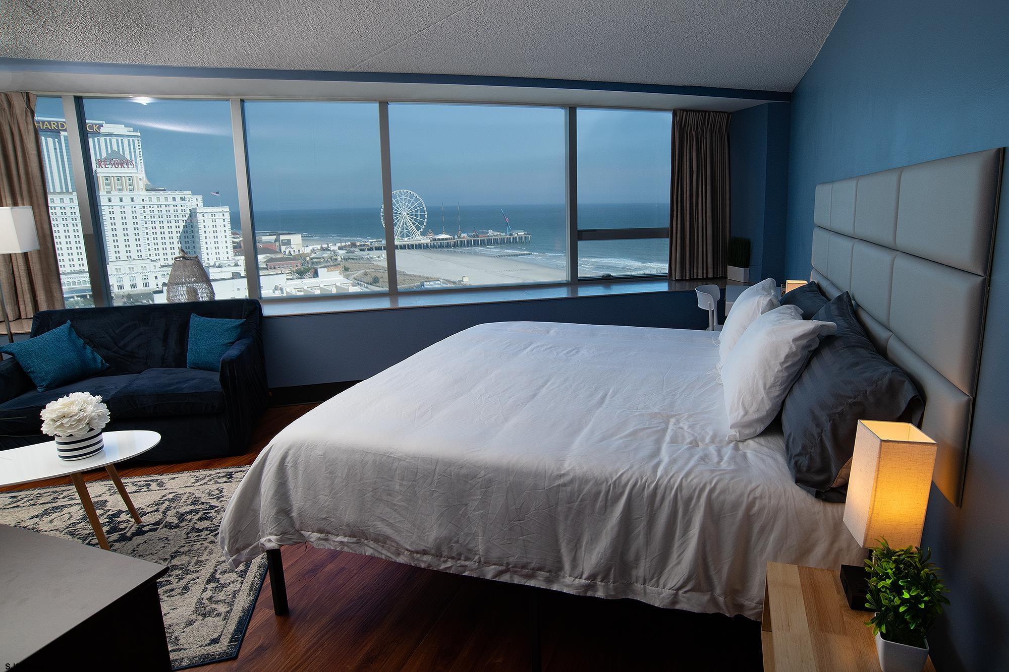 1515 Boardwalk Unit: 1704