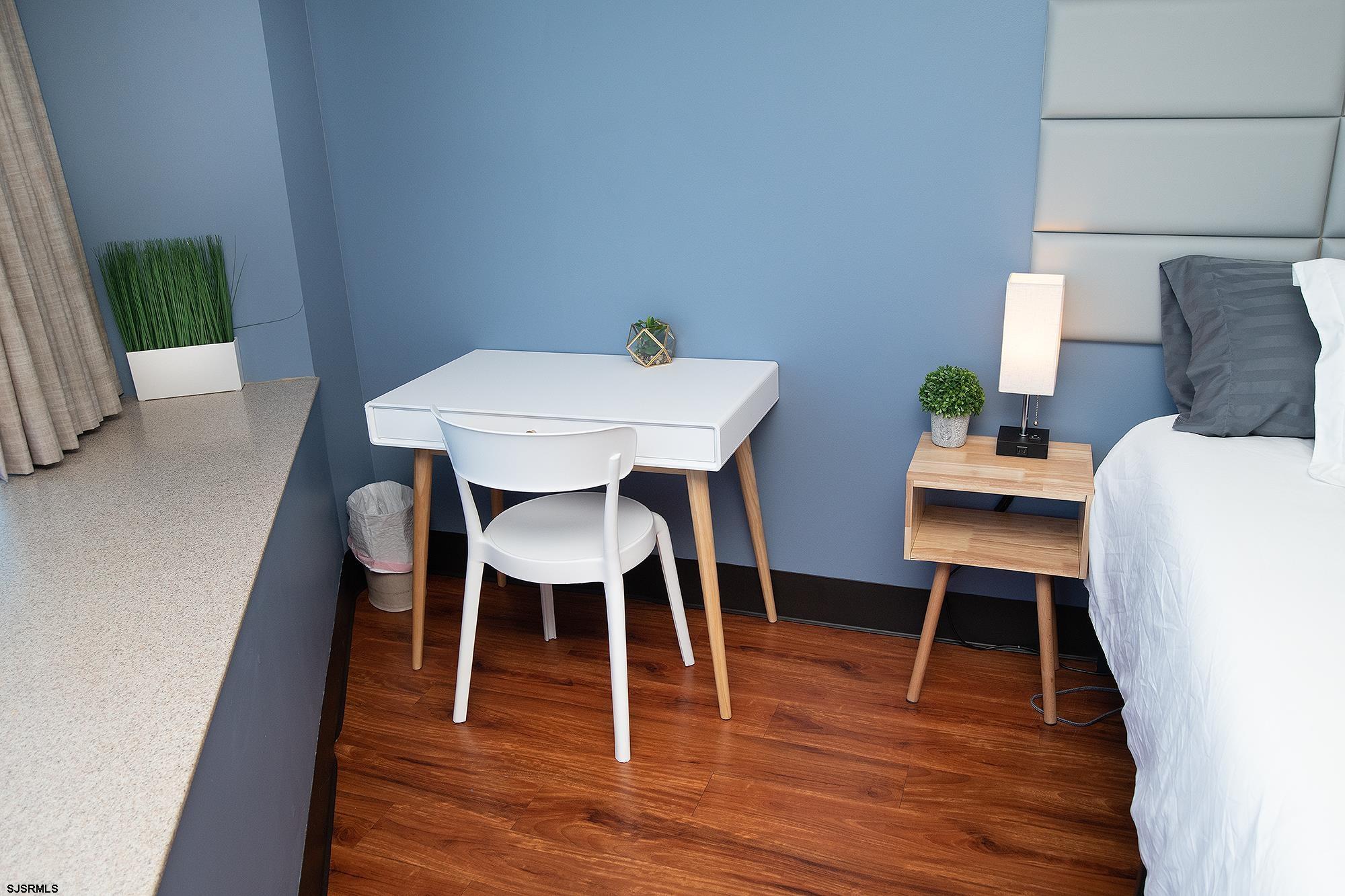 1515 Boardwalk Unit: 1704
