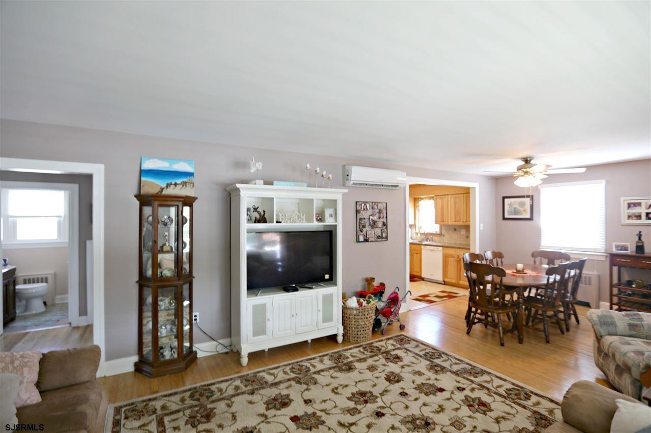 411 N Delavan Ave