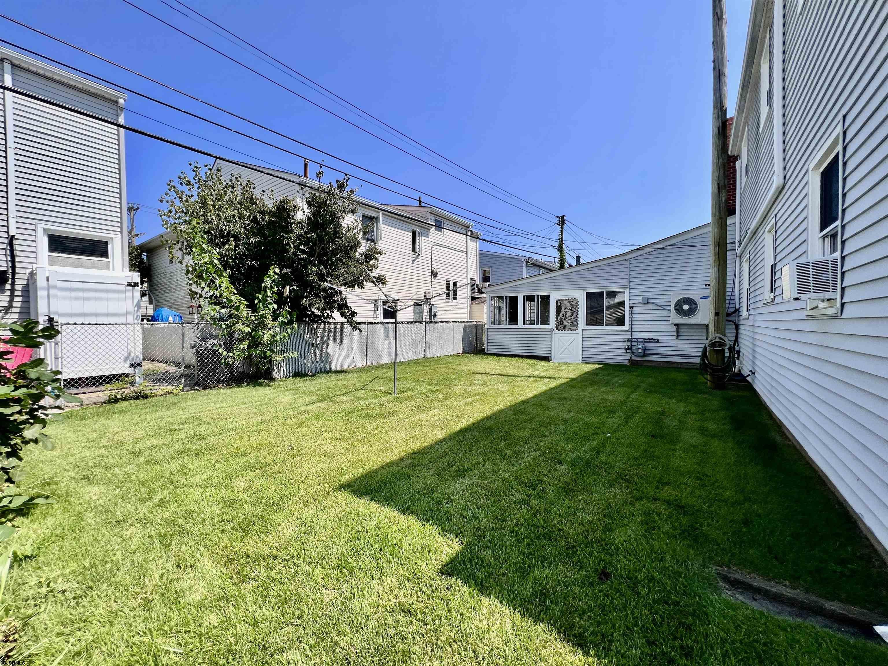 411 N Delavan Ave