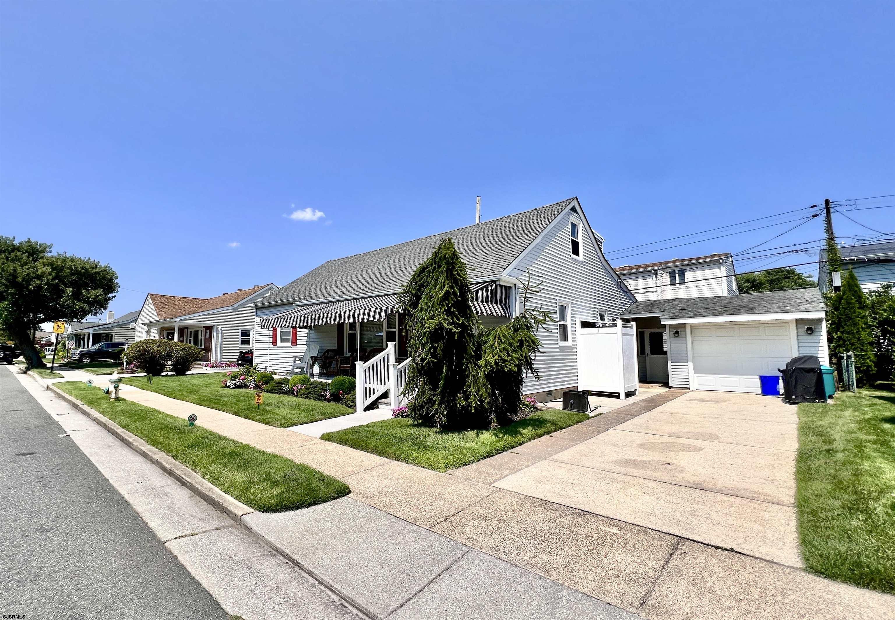 411 N Delavan Ave
