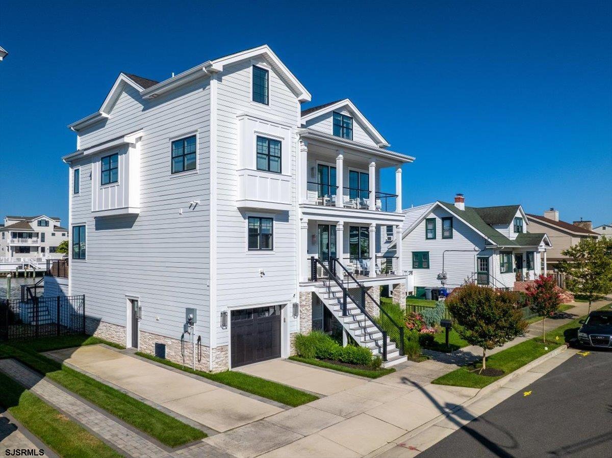 437 N Thurlow