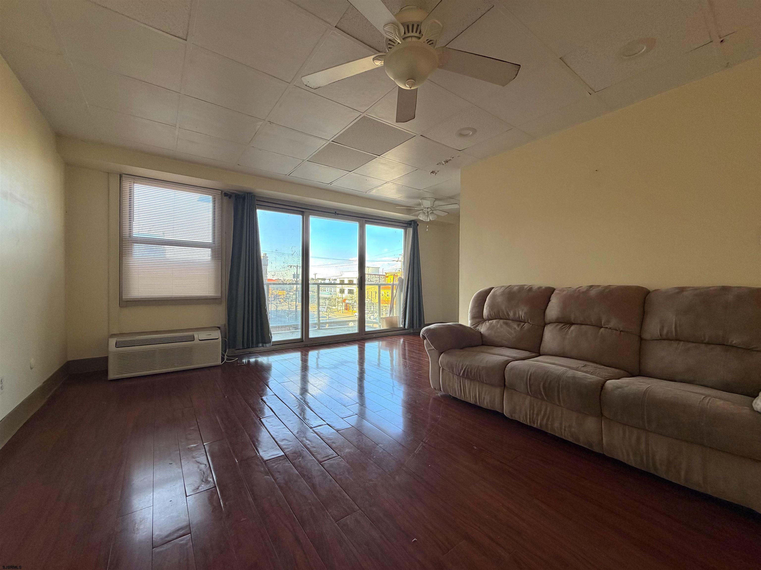 2834 Atlantic Ave Unit: 204