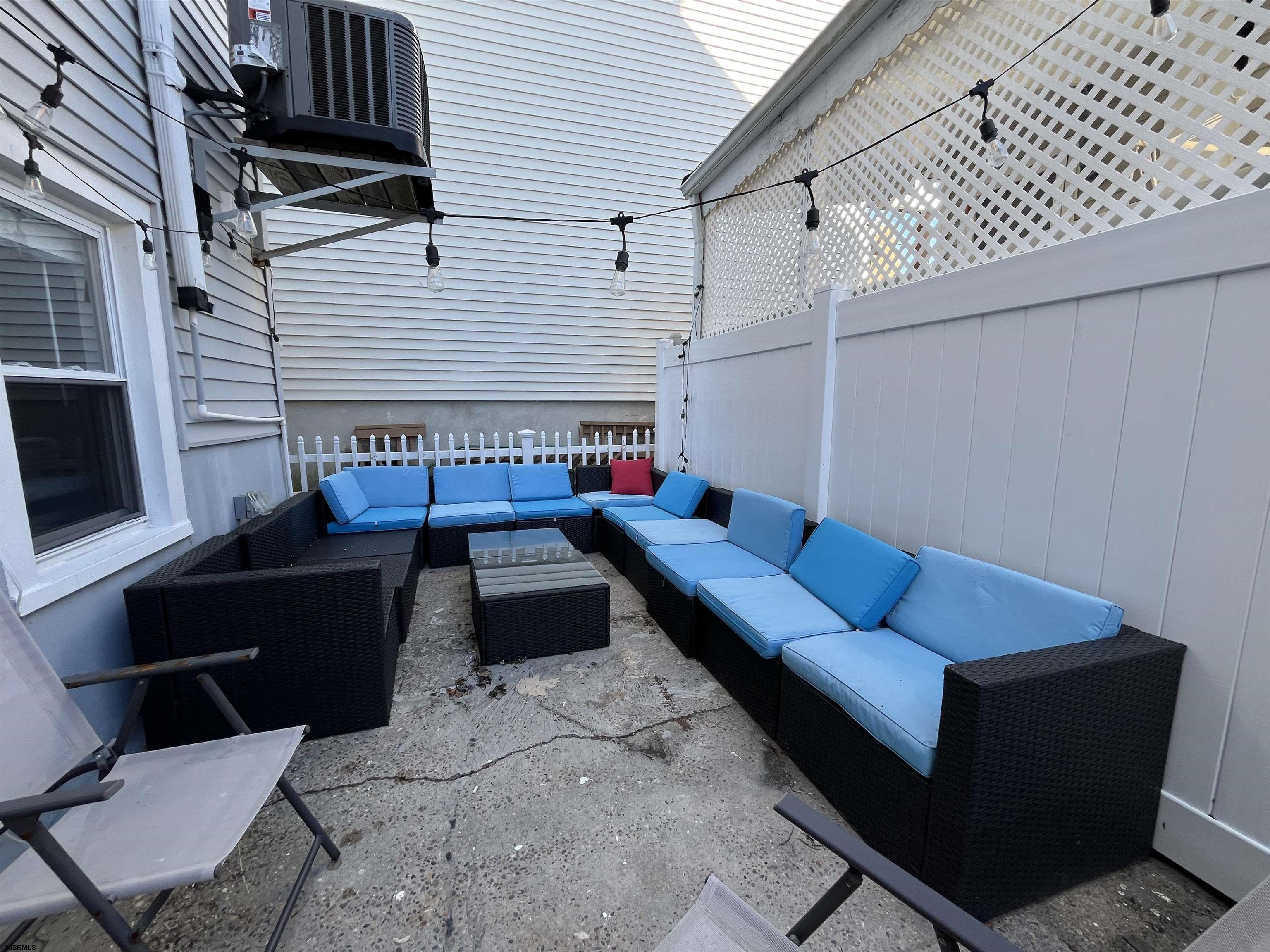 105 N Windsor Ave