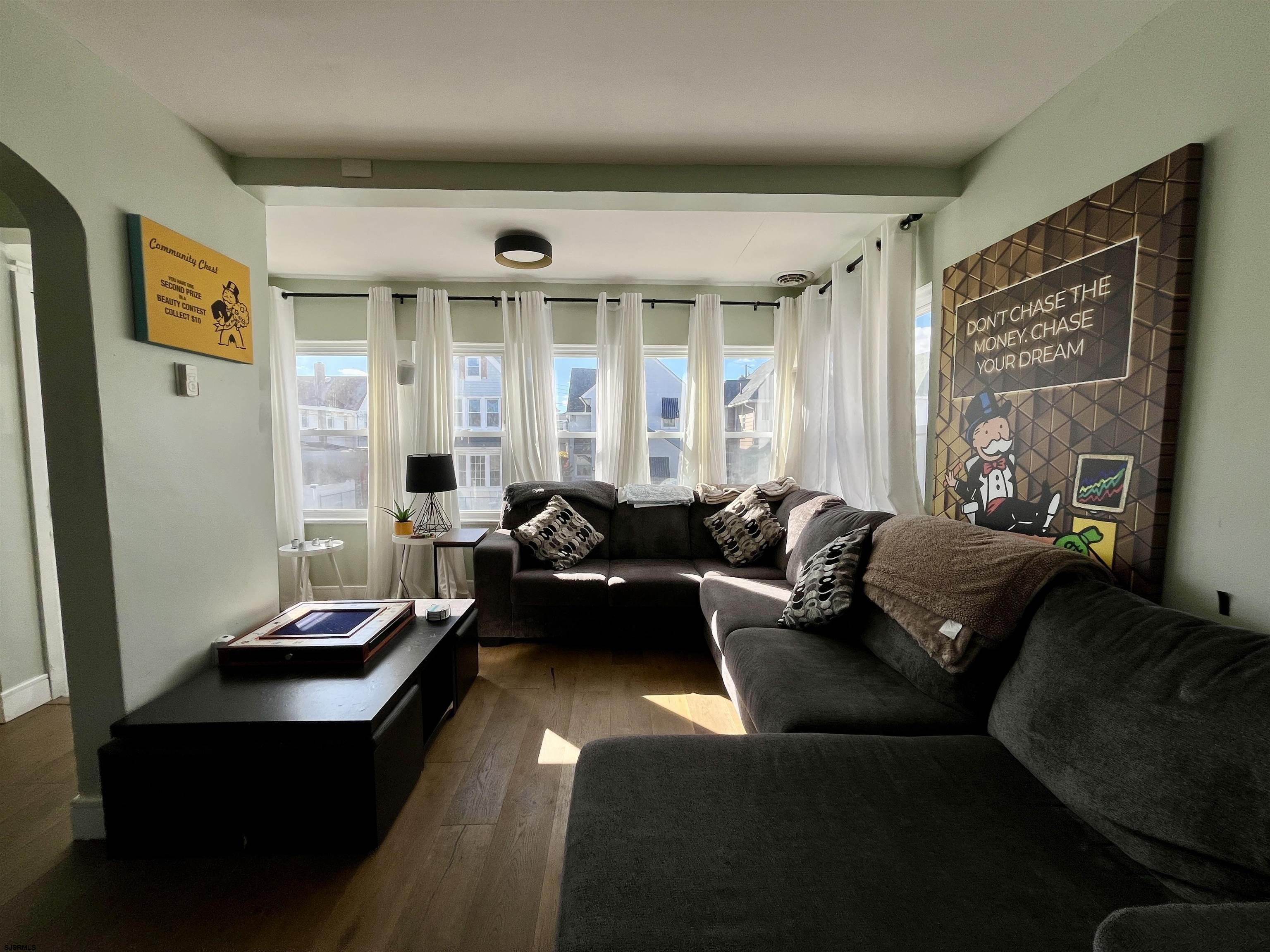 105 N Windsor Ave