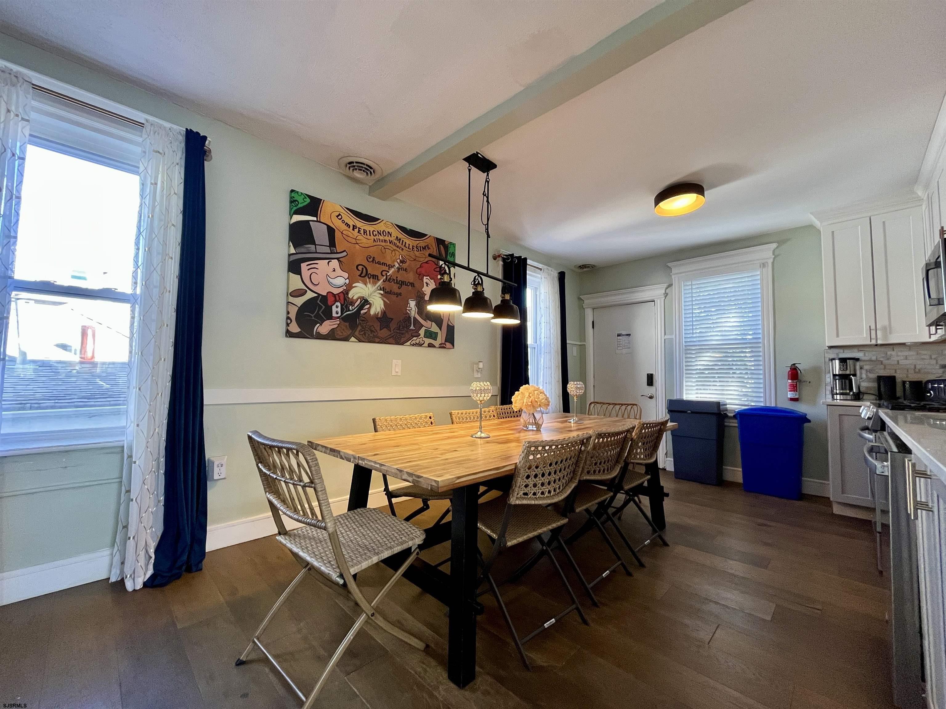 105 N Windsor Ave