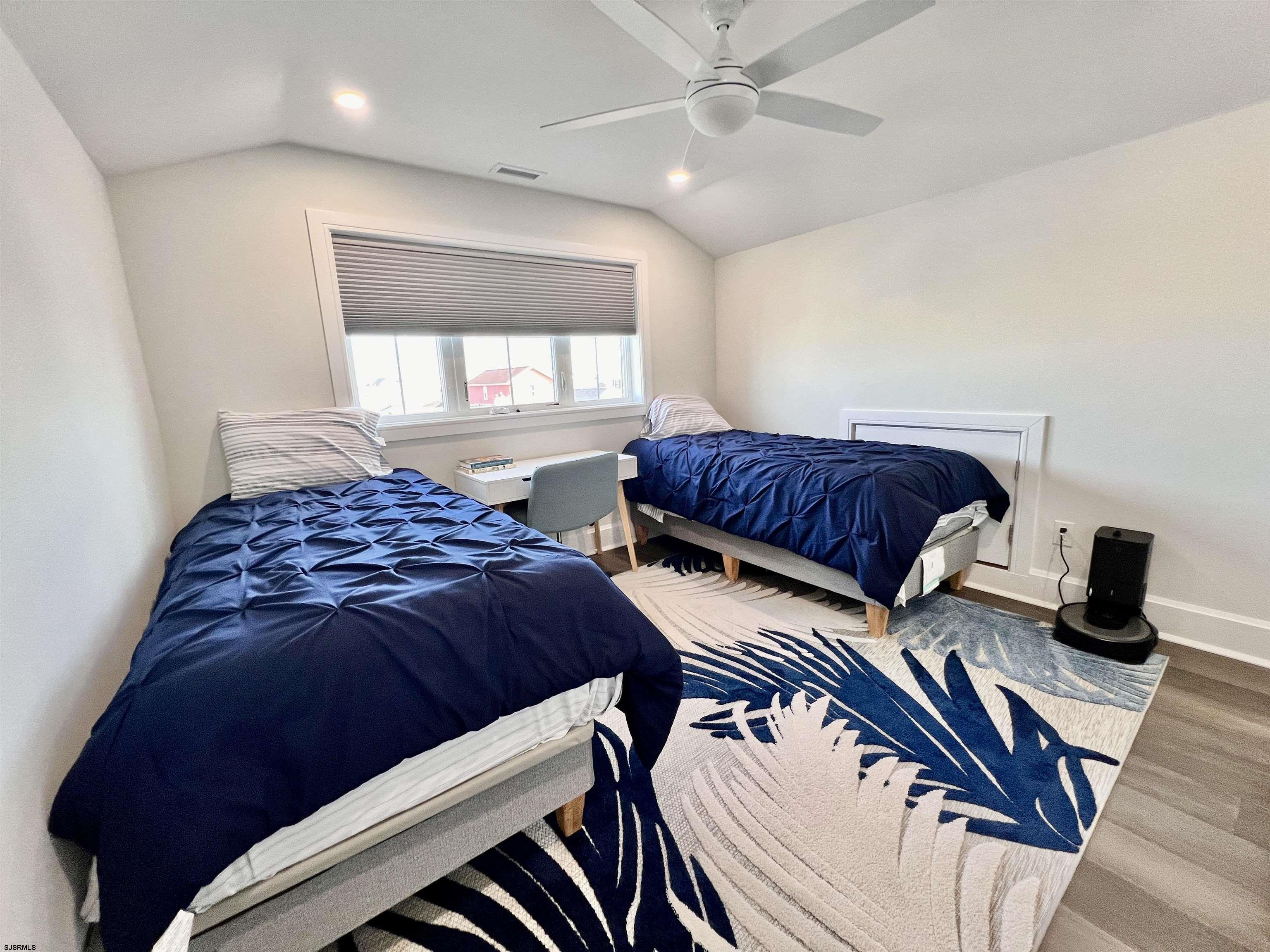 16A S Fredericksburg Ave