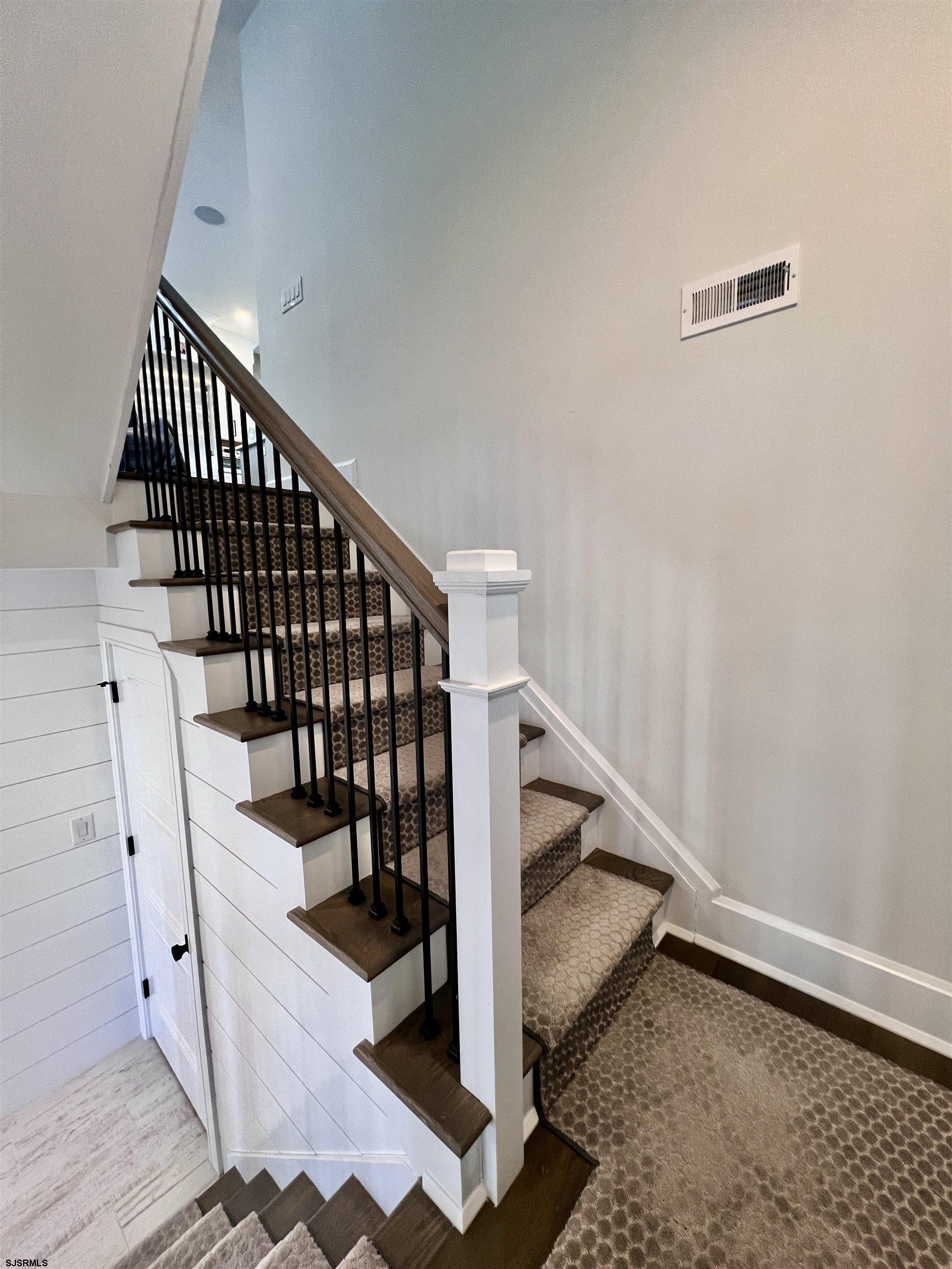 16A S Fredericksburg Ave