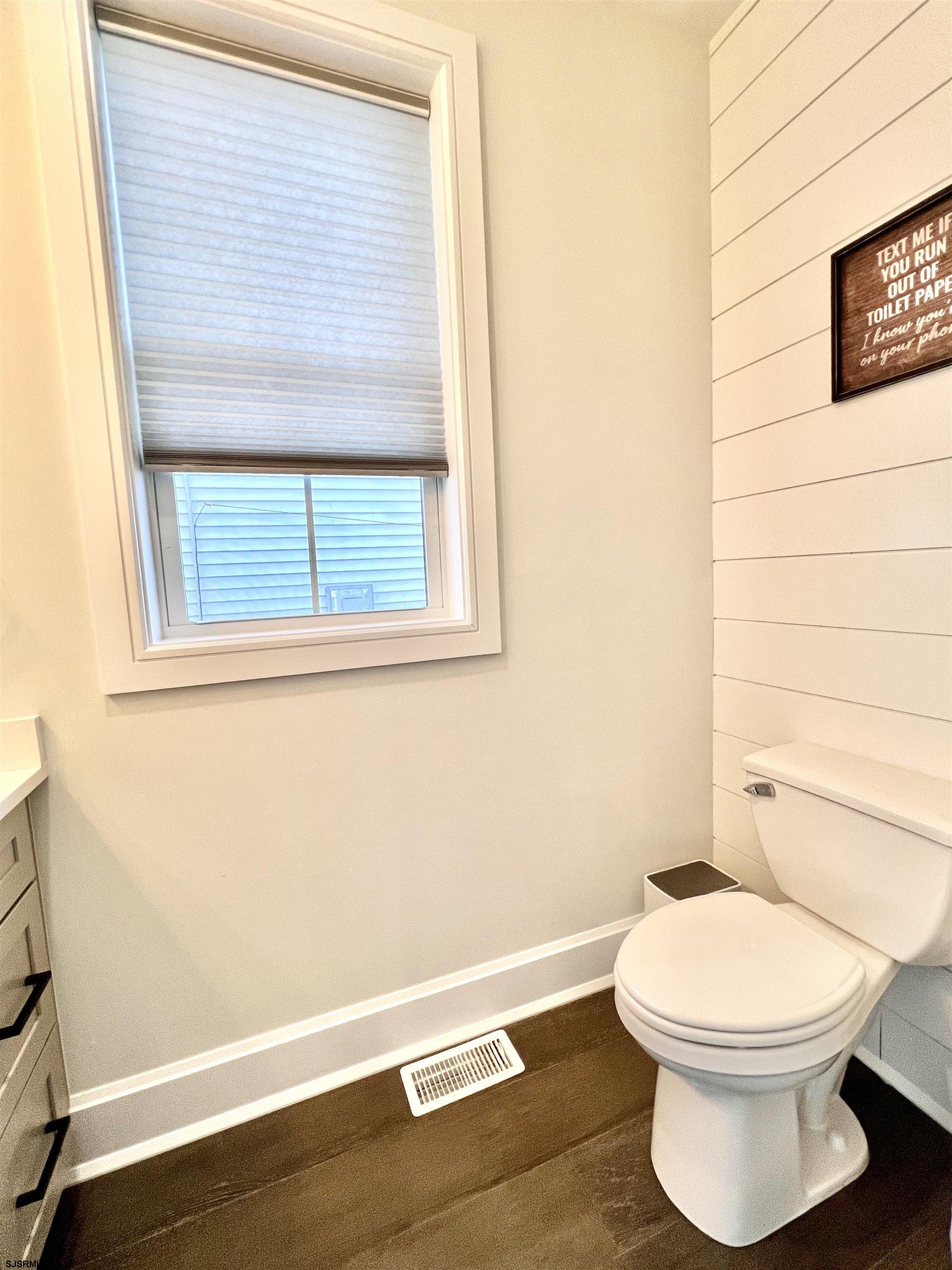 16A S Fredericksburg Ave