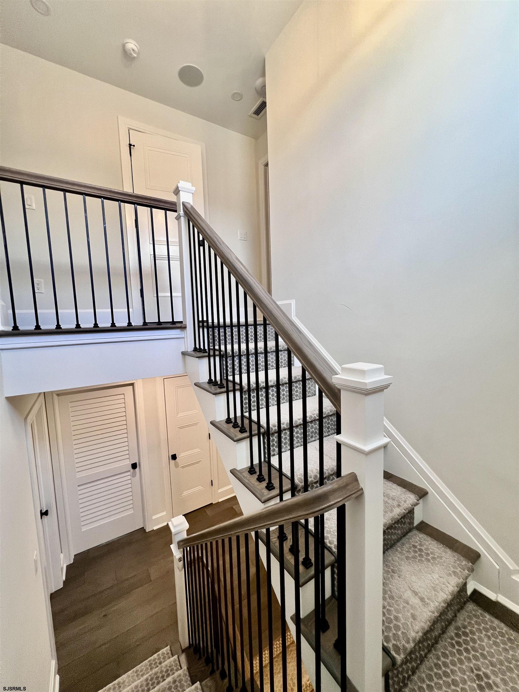 16A S Fredericksburg Ave