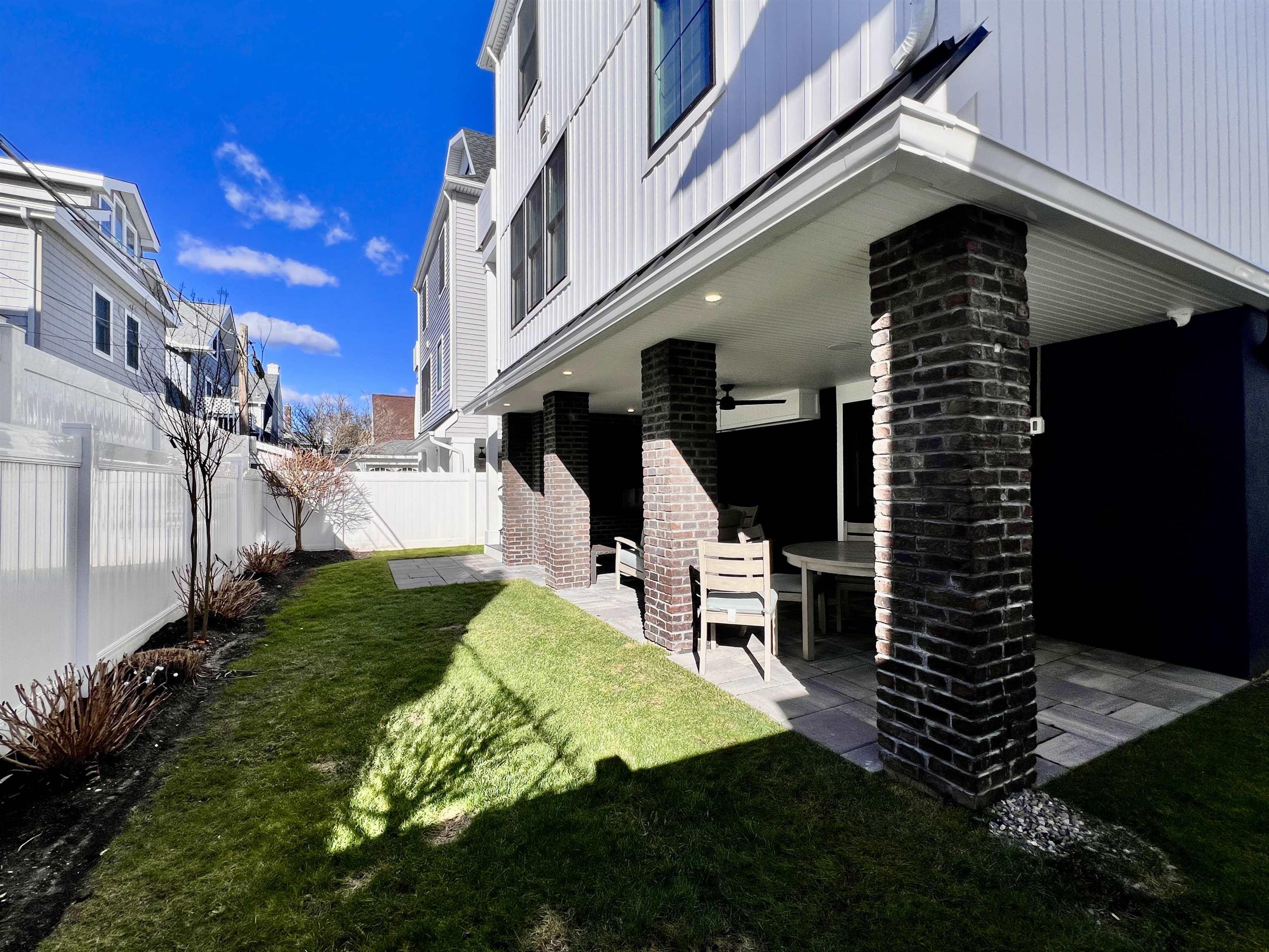 16A S Fredericksburg Ave