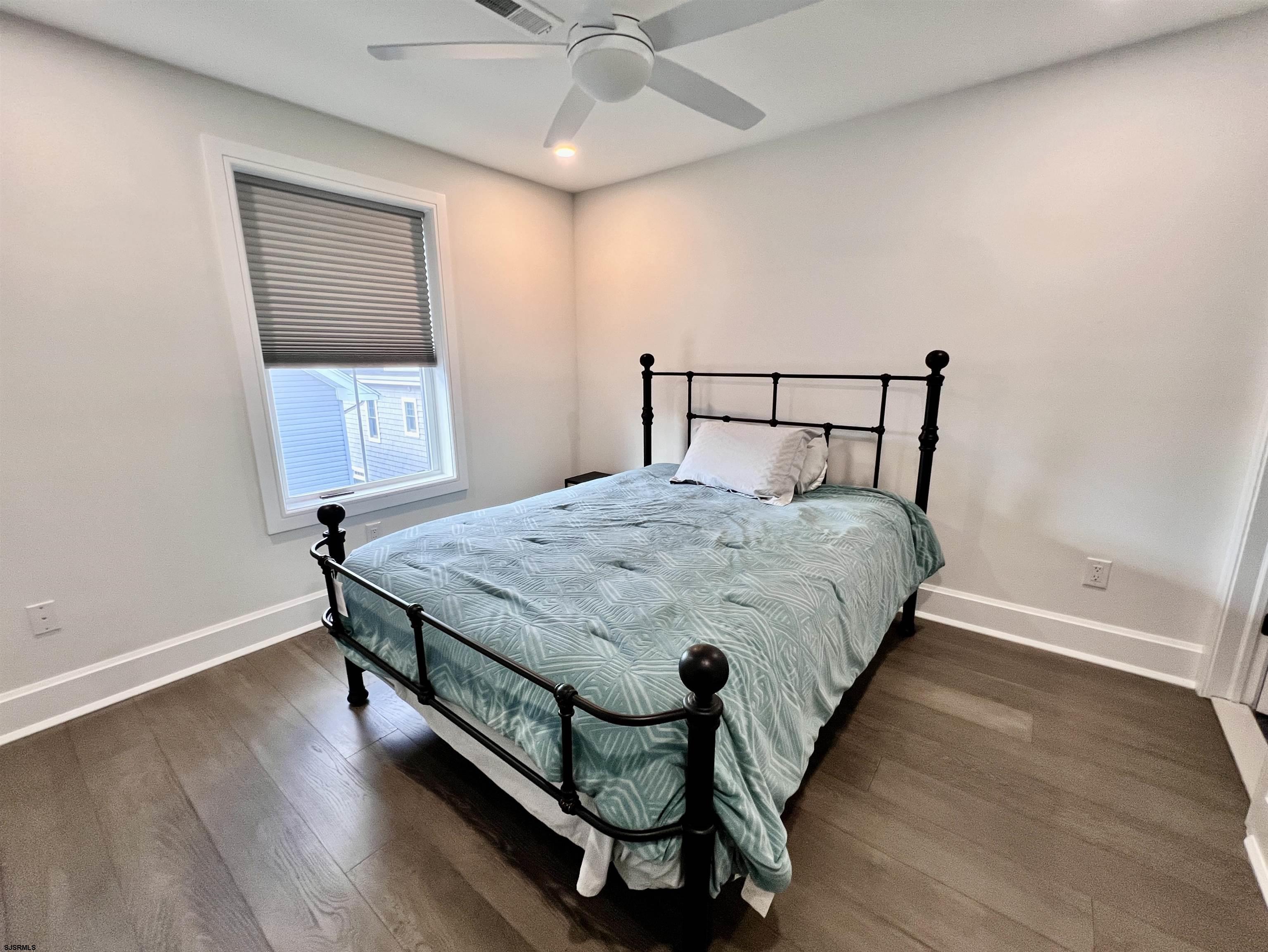 16A S Fredericksburg Ave