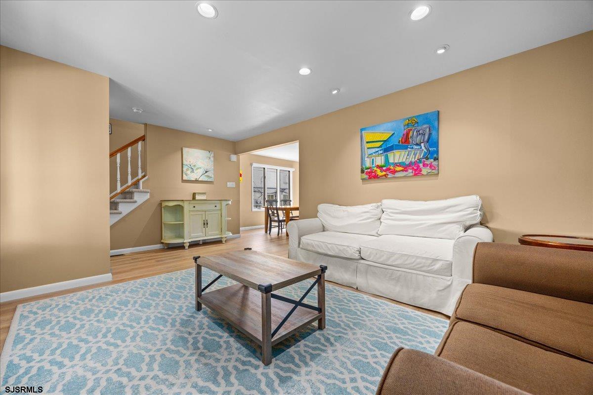 2 N Frontenac Ave