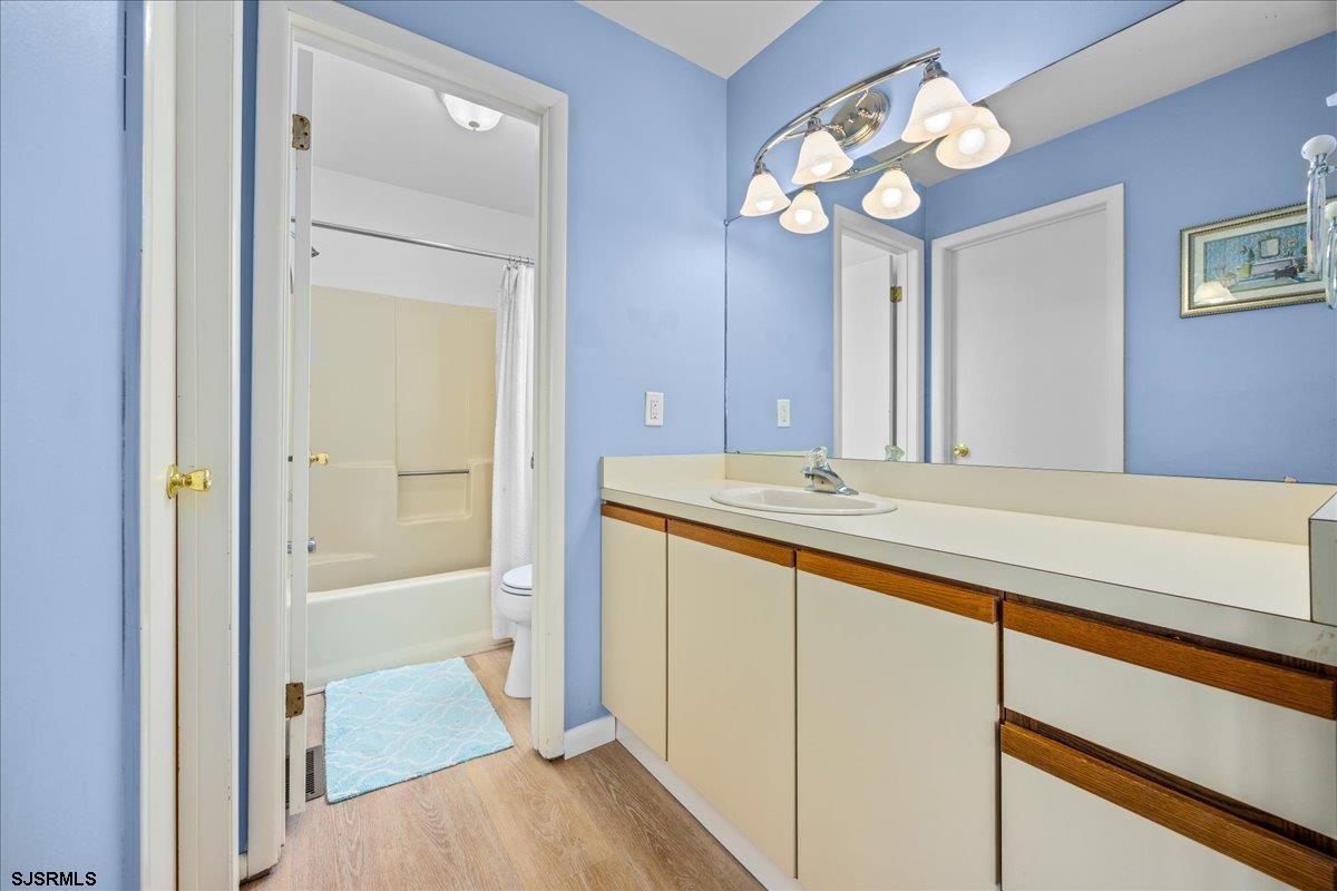 2 N Frontenac Ave