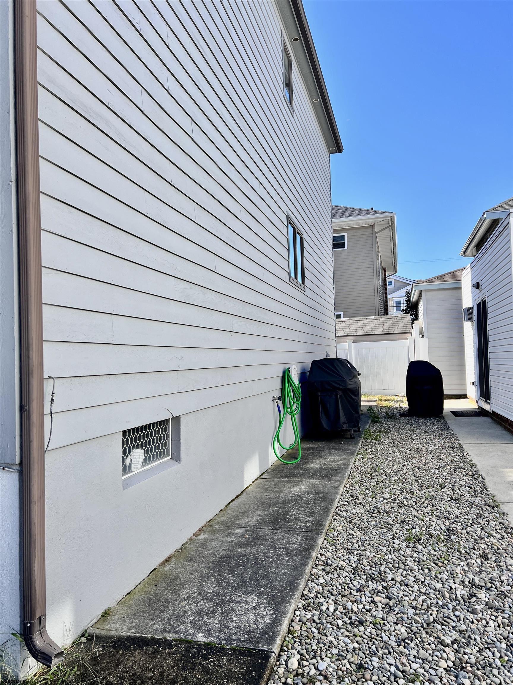 2 N Frontenac Ave