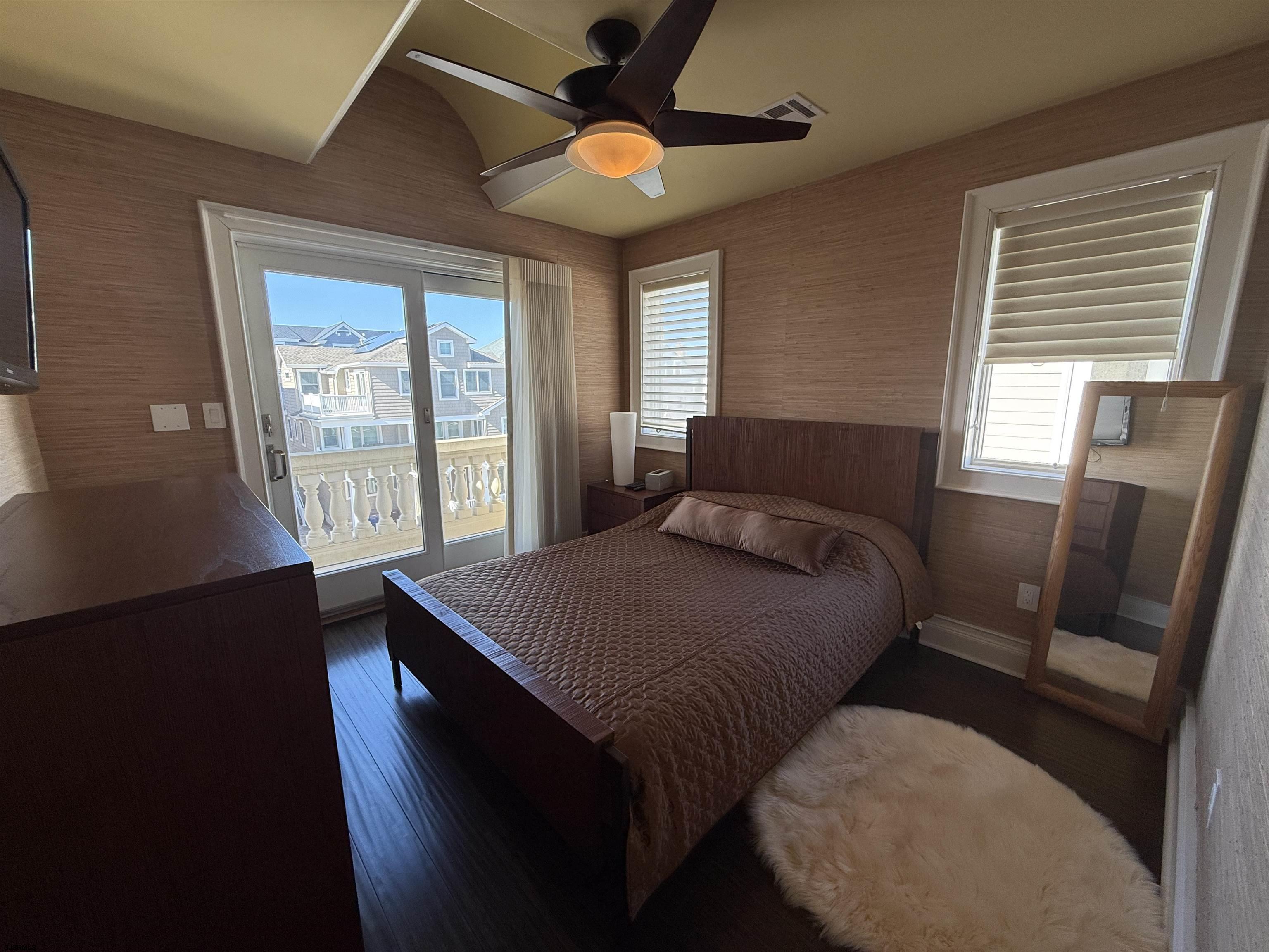 119 S Sacramento