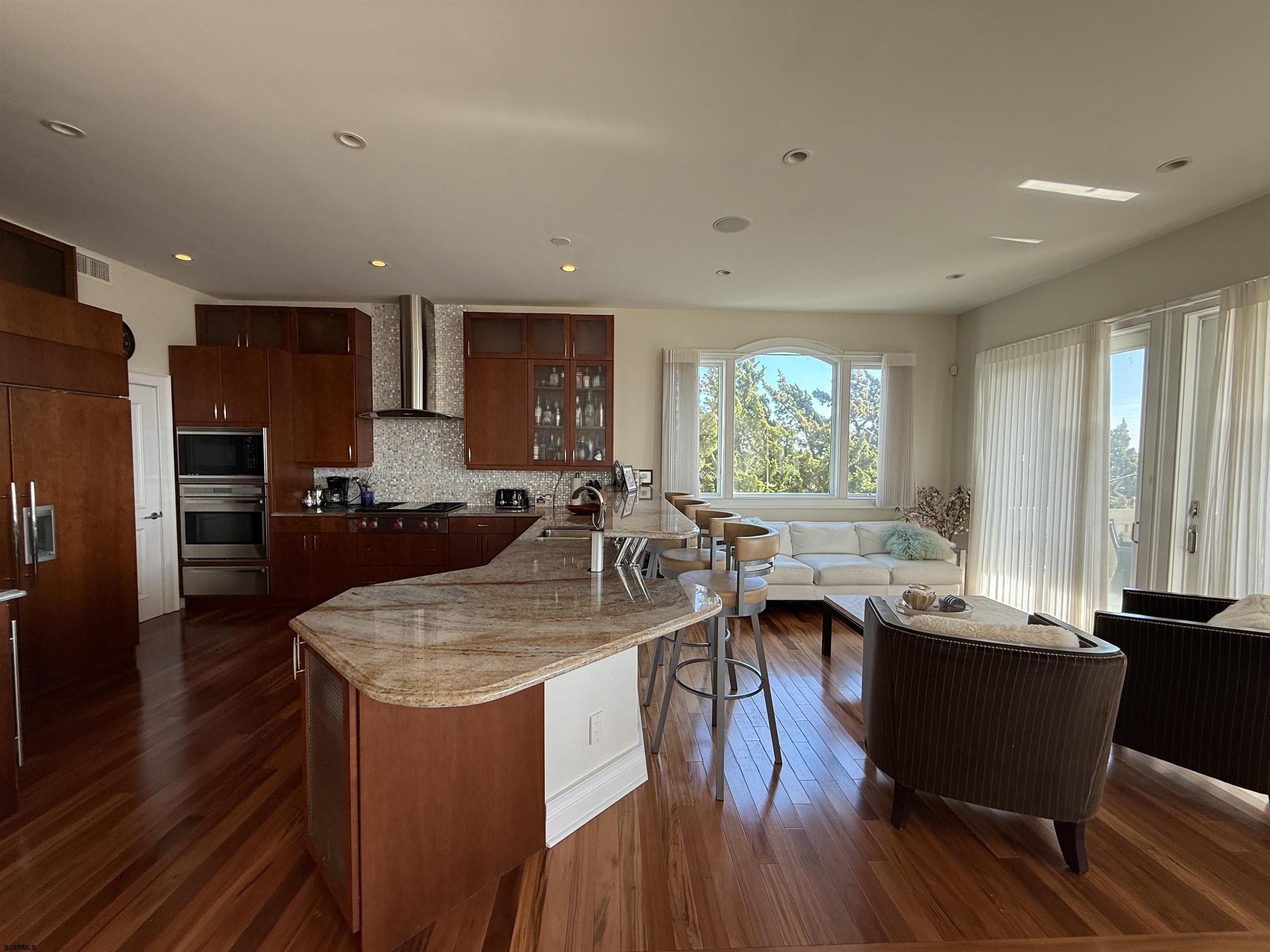119 S Sacramento