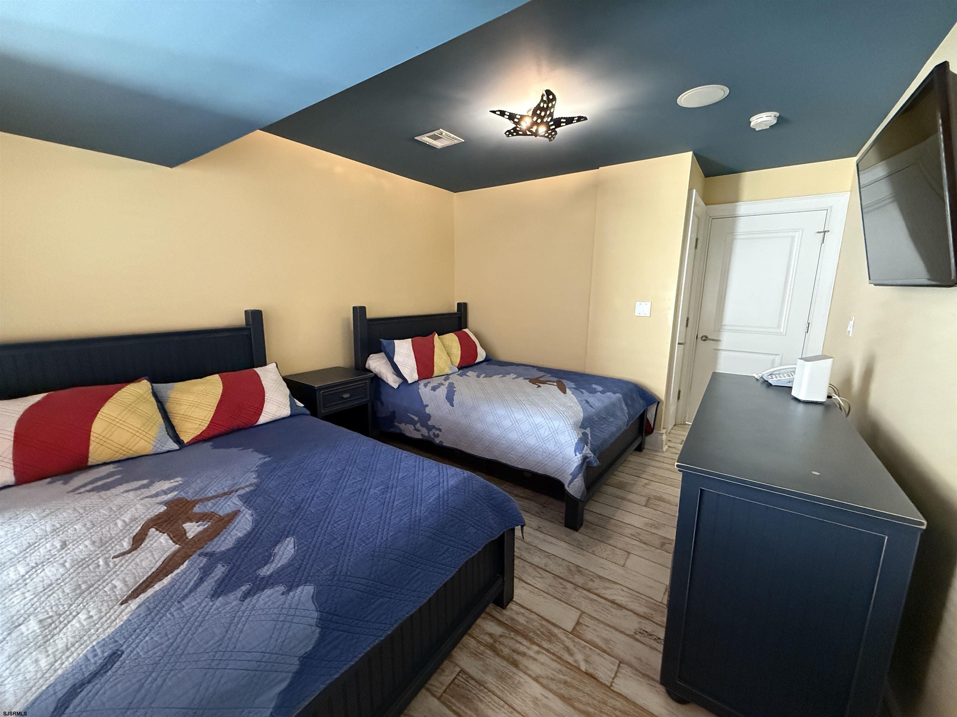119 S Sacramento