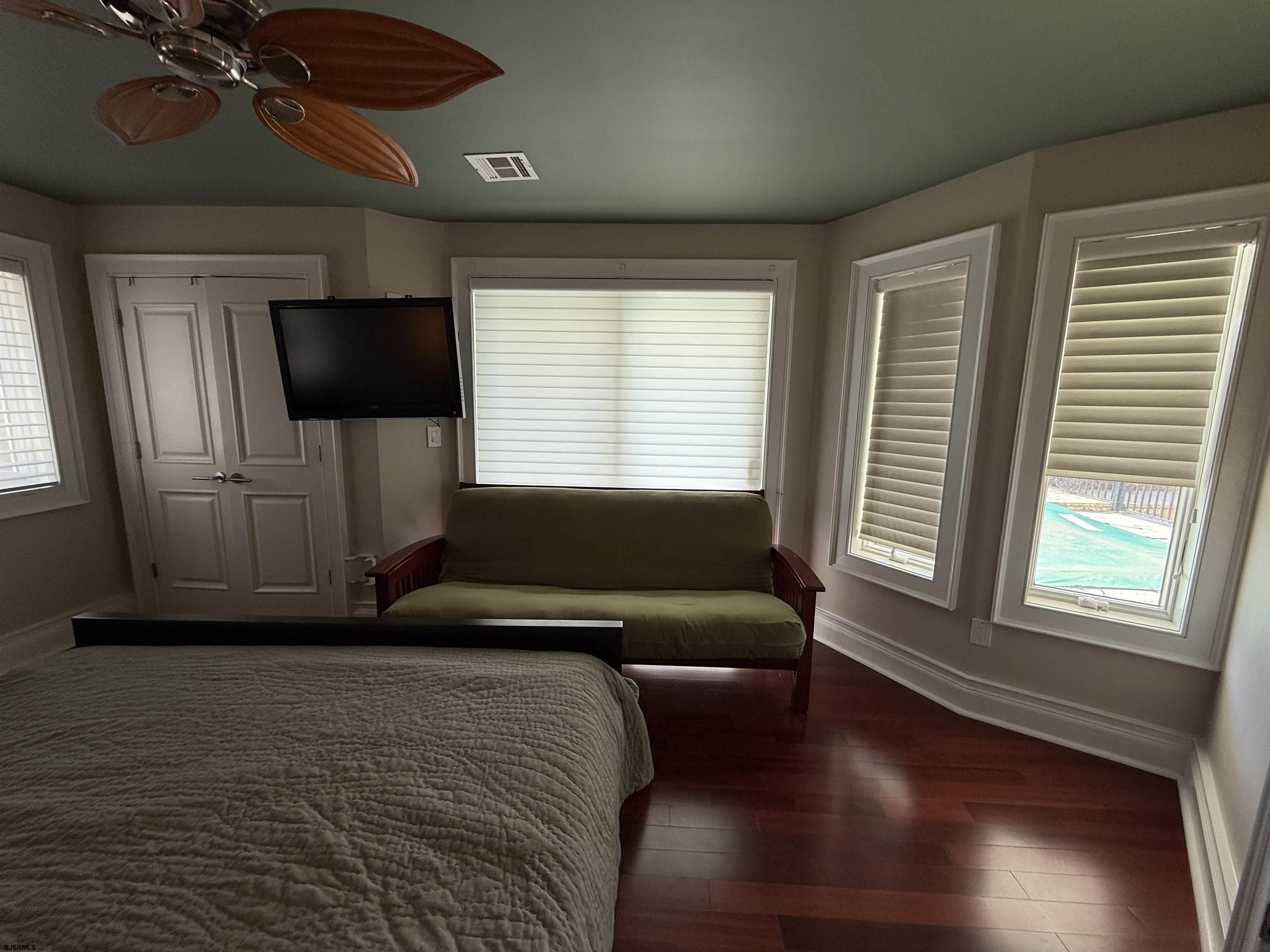 119 S Sacramento
