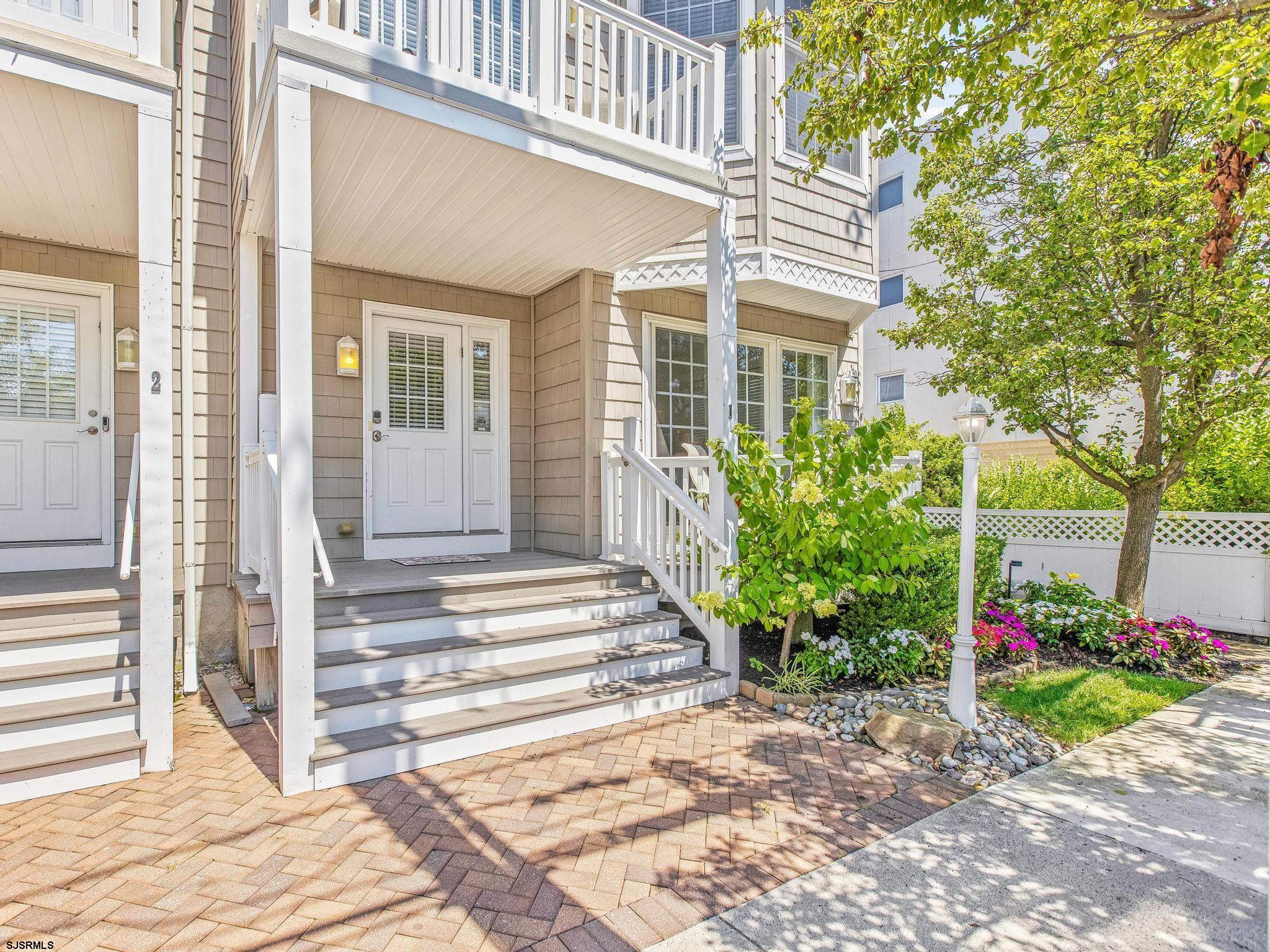 1 S Douglas Ave