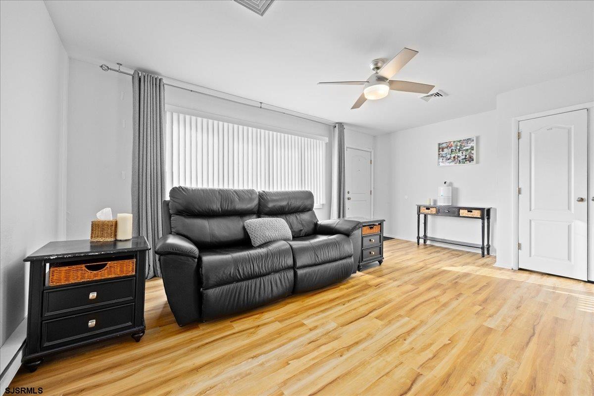 809 N Derby Ave