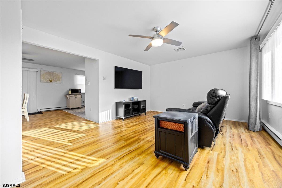 809 N Derby Ave