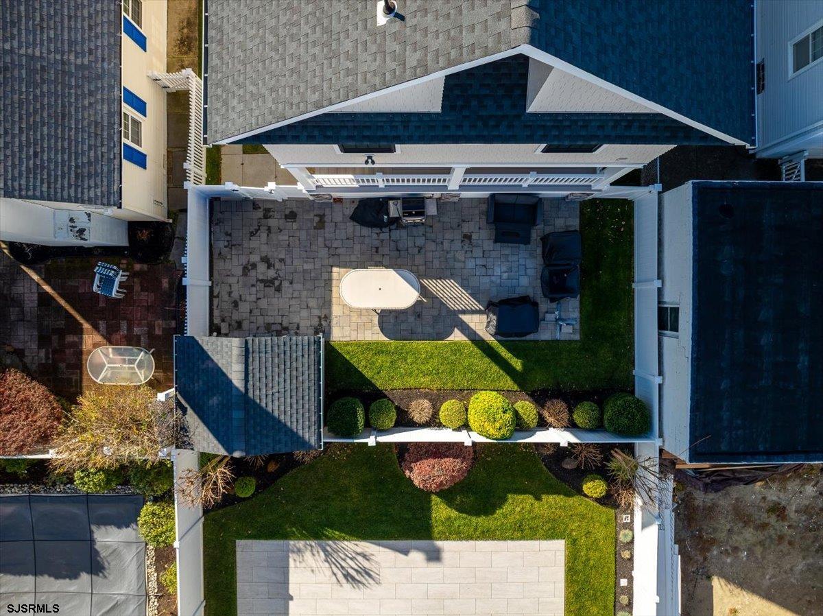 17 N Lancaster Ave