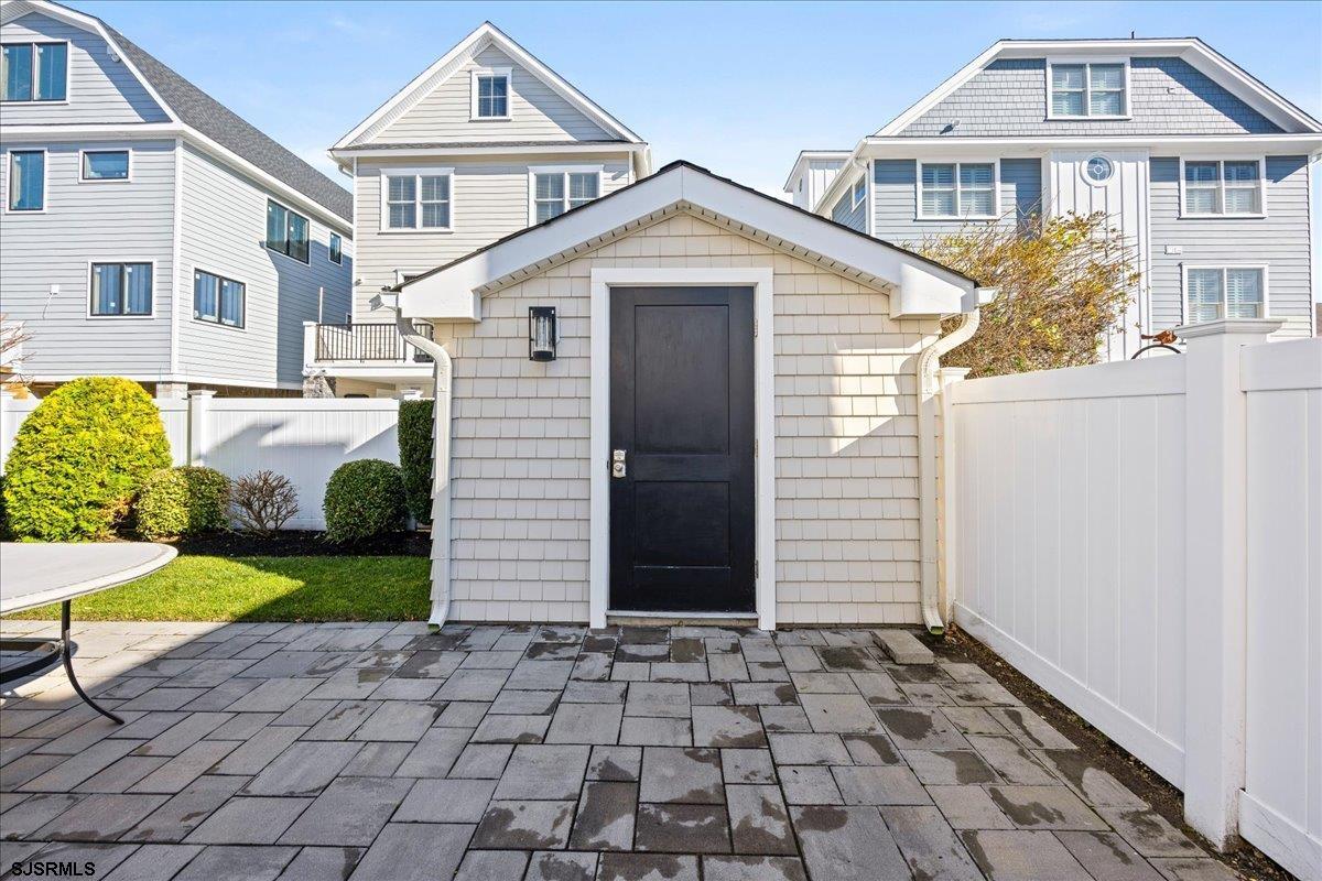 17 N Lancaster Ave