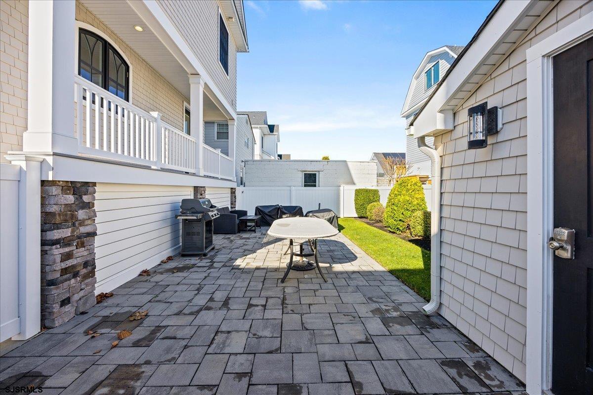 17 N Lancaster Ave