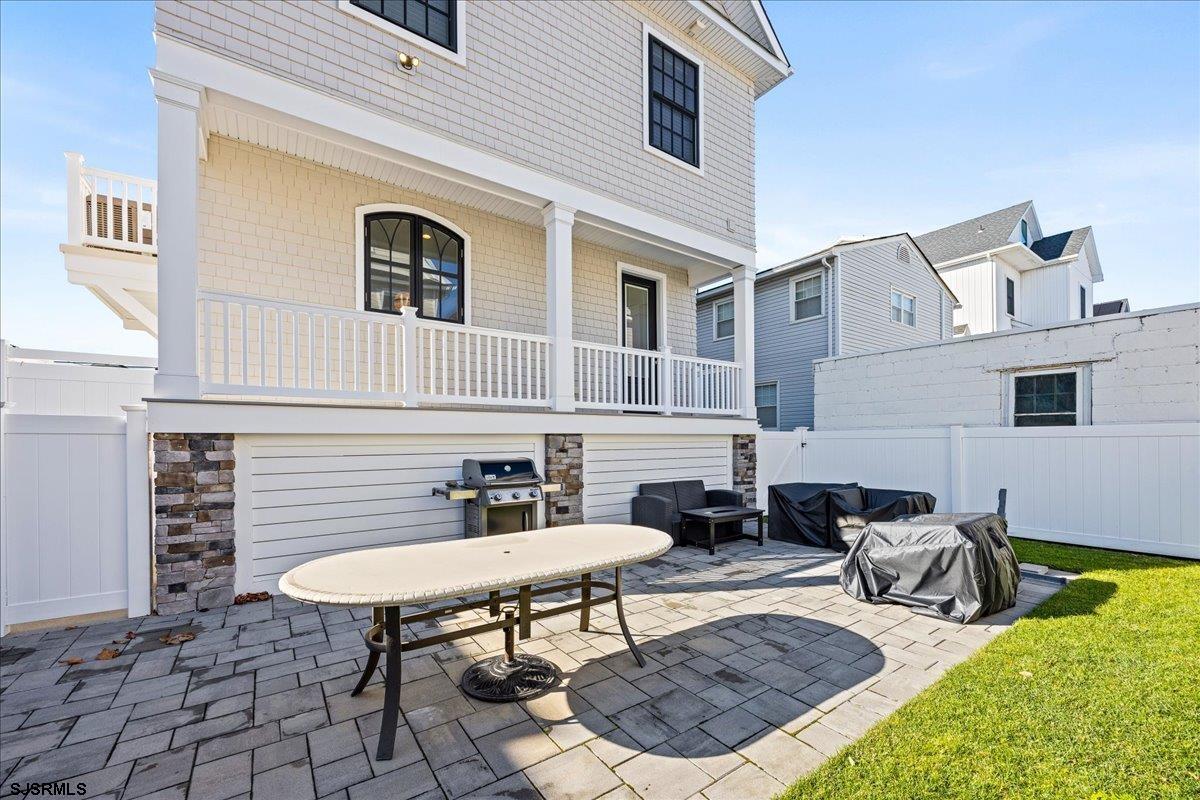 17 N Lancaster Ave
