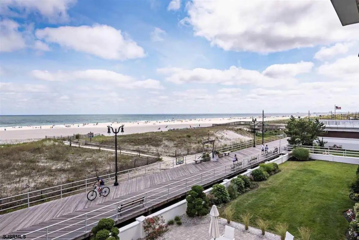4501 Boardwalk
