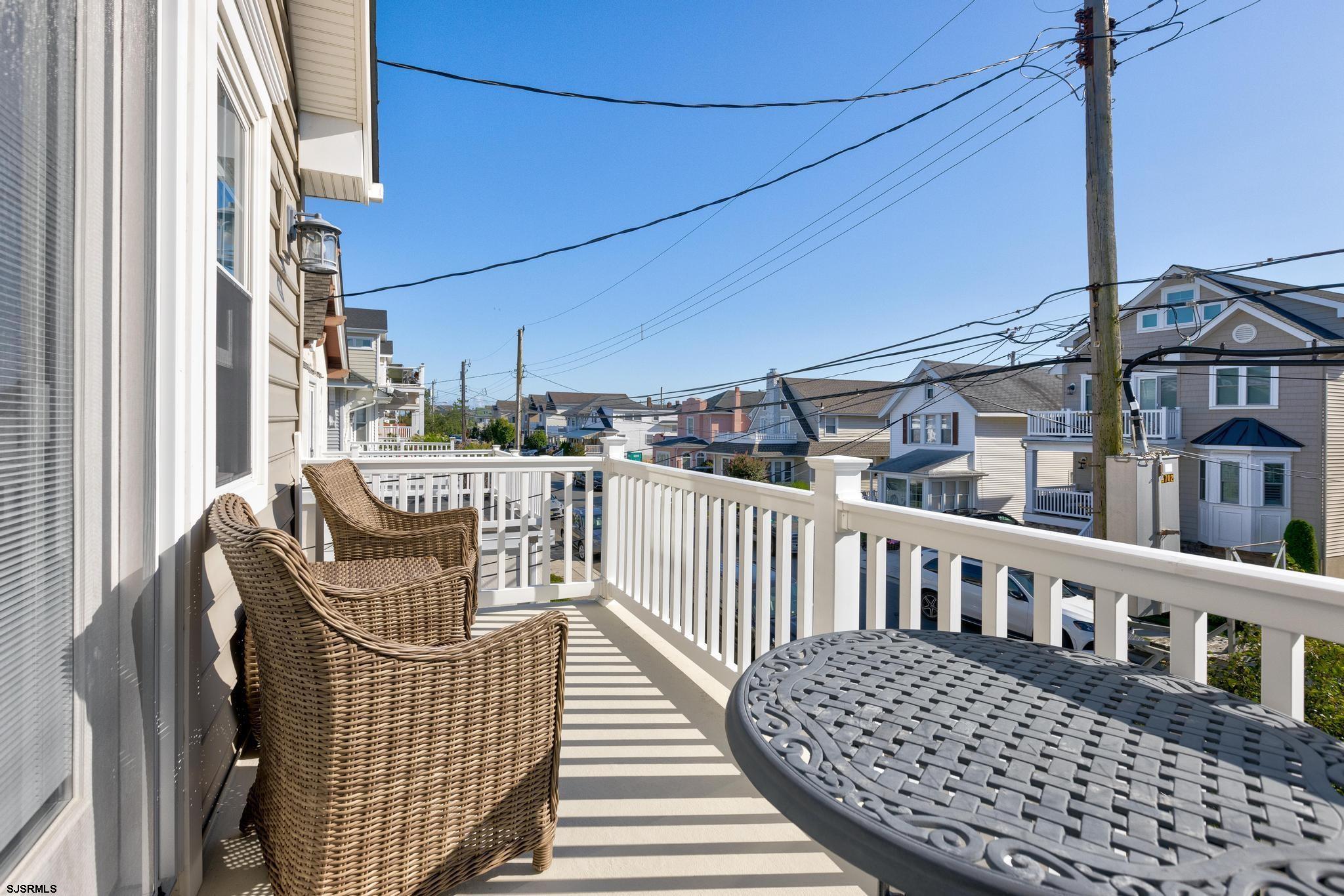 29 N Iroquois Ave