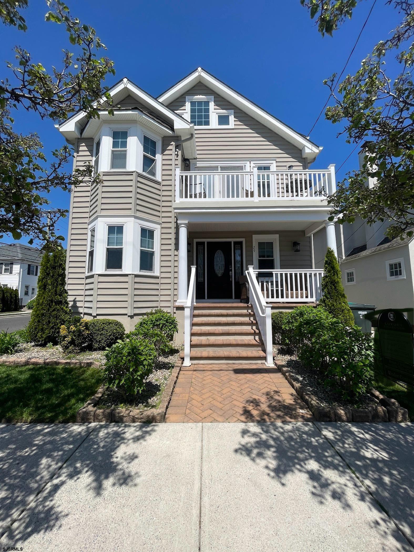 29 N Iroquois Ave
