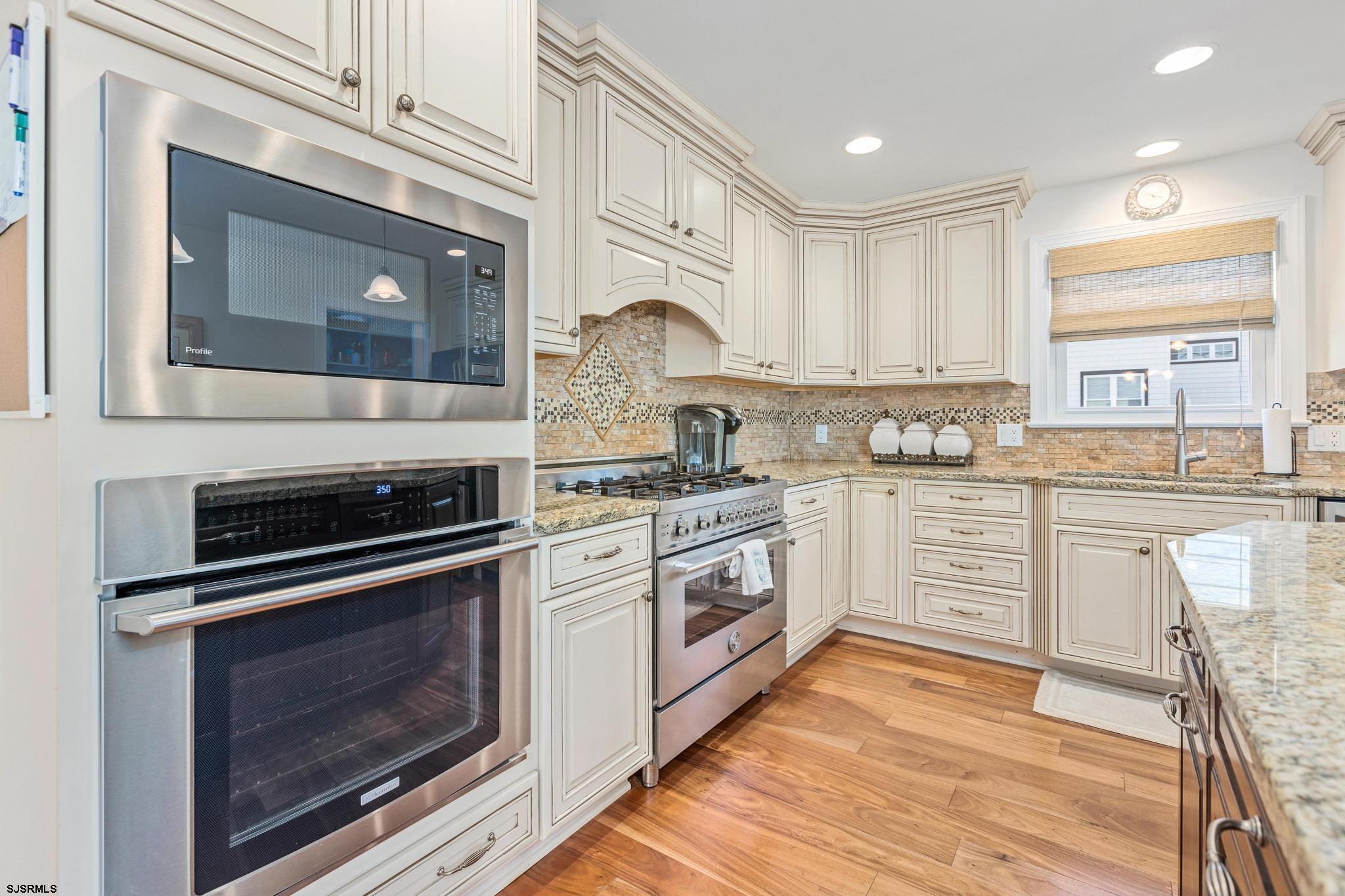 29 N Iroquois Ave