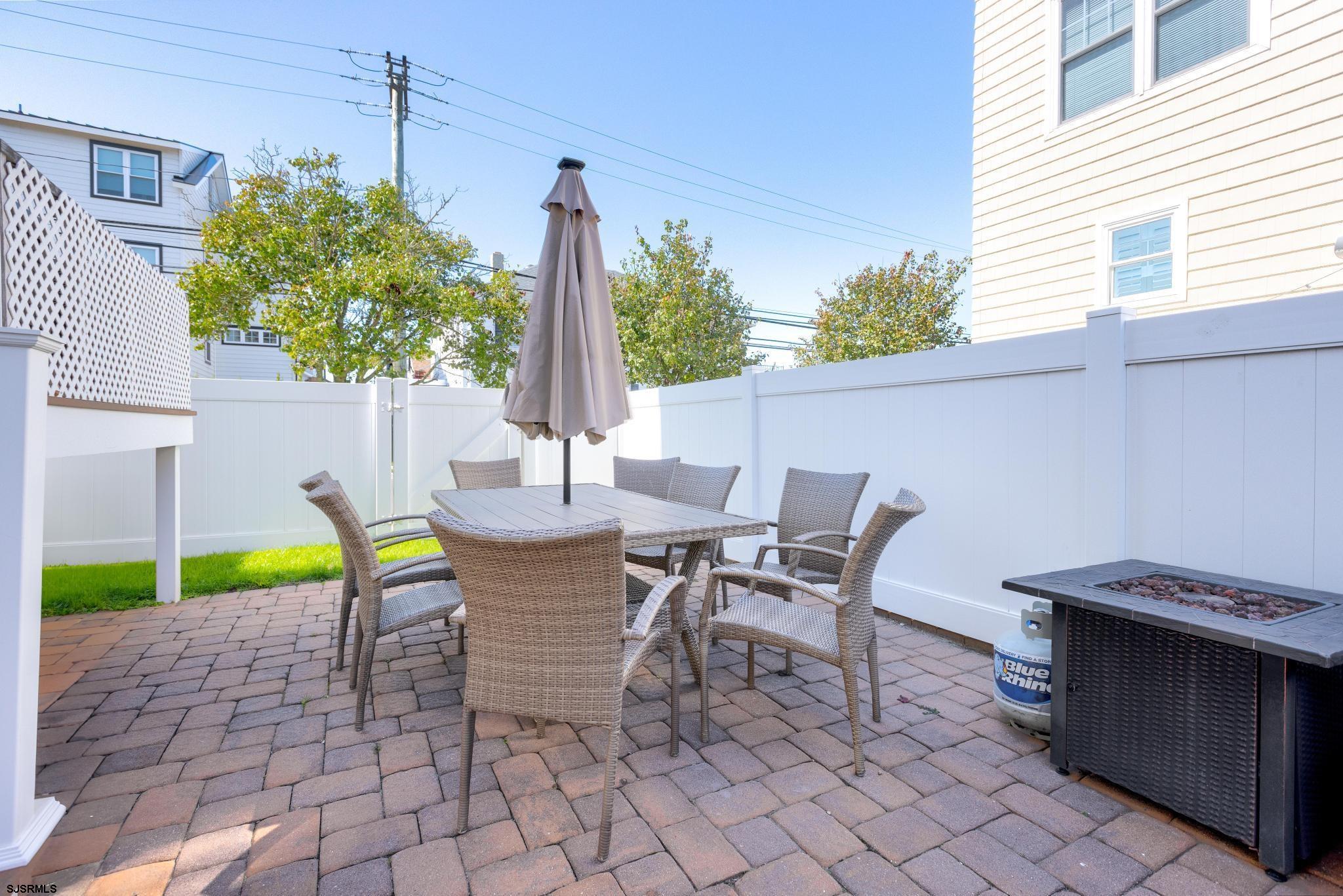 29 N Iroquois Ave