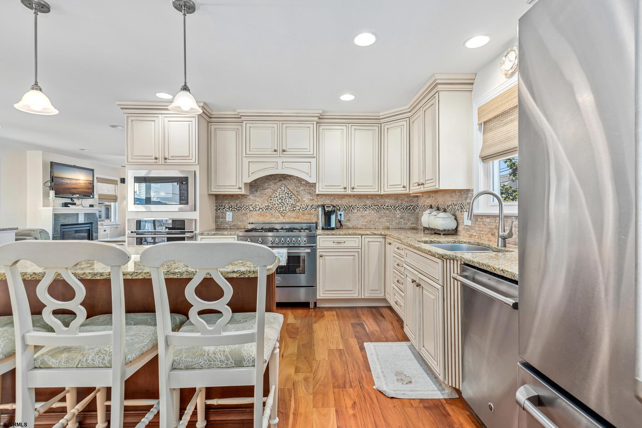 29 N Iroquois Ave