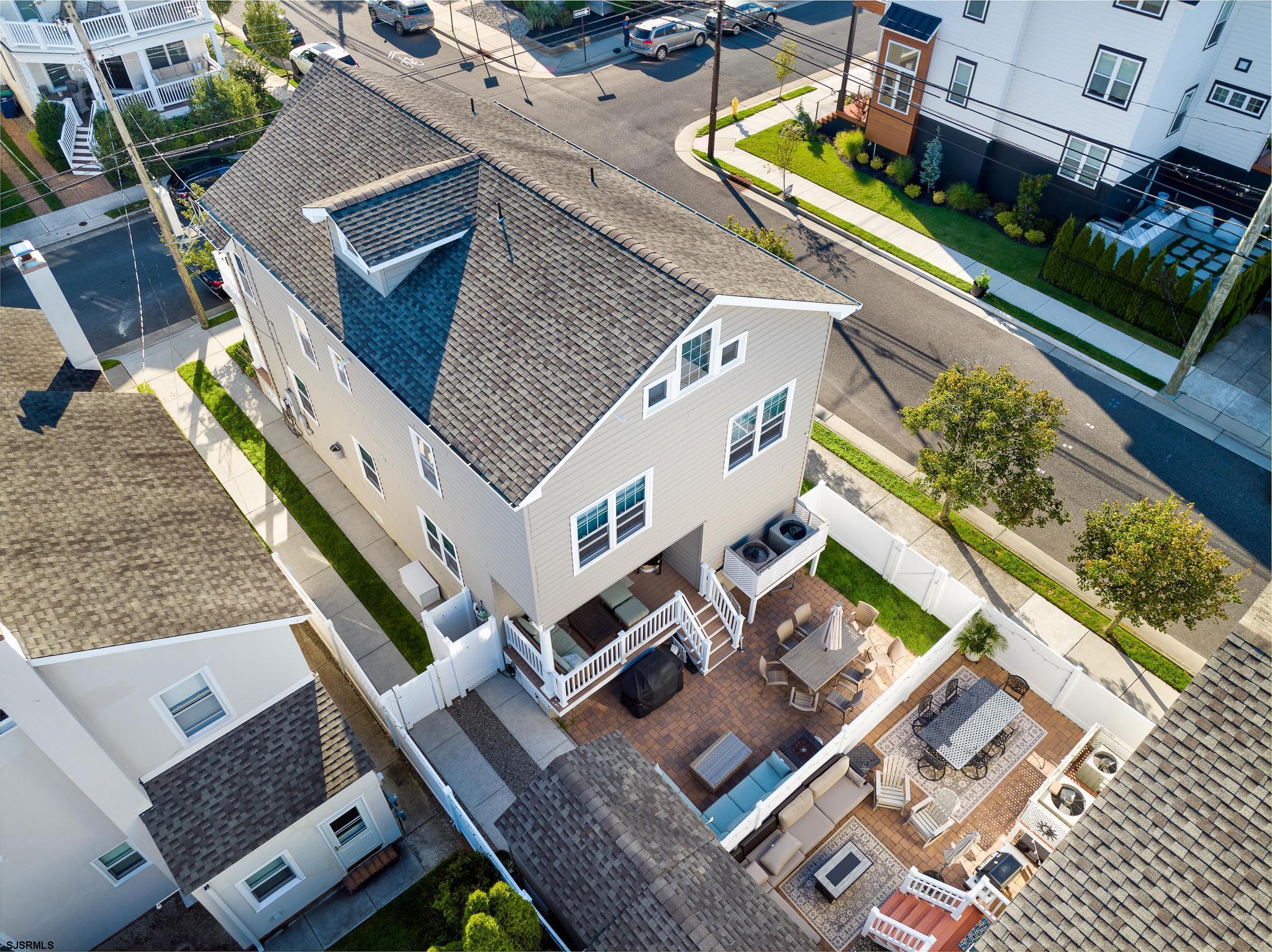 29 N Iroquois Ave