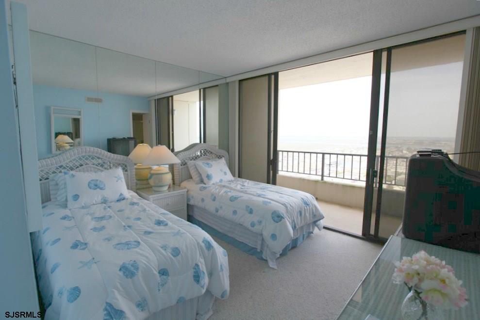 3851 Boardwalk