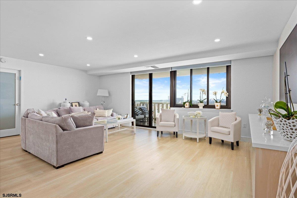 100 S Berkley Square Unit: 12F