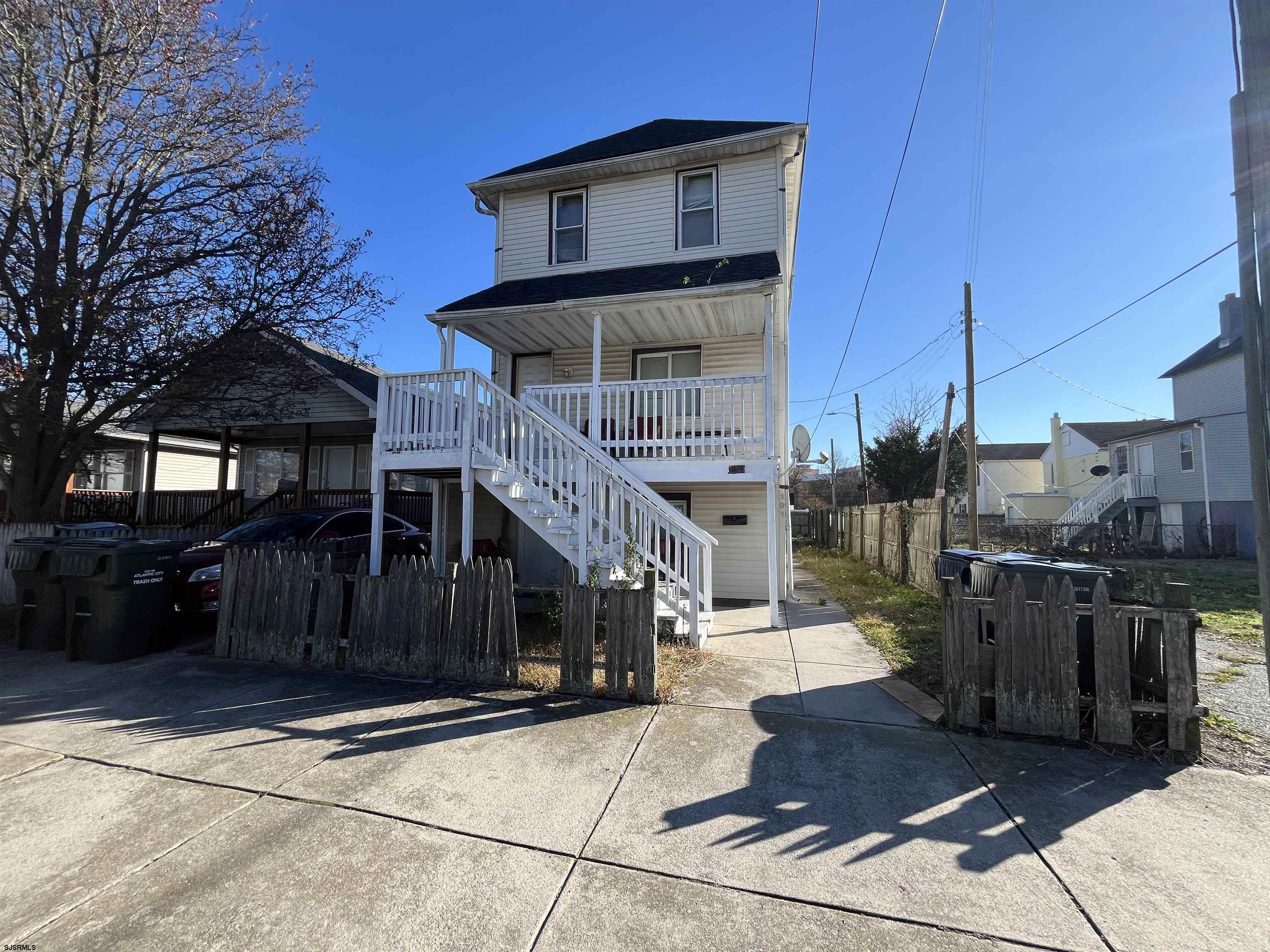 1918 Caspian Ave