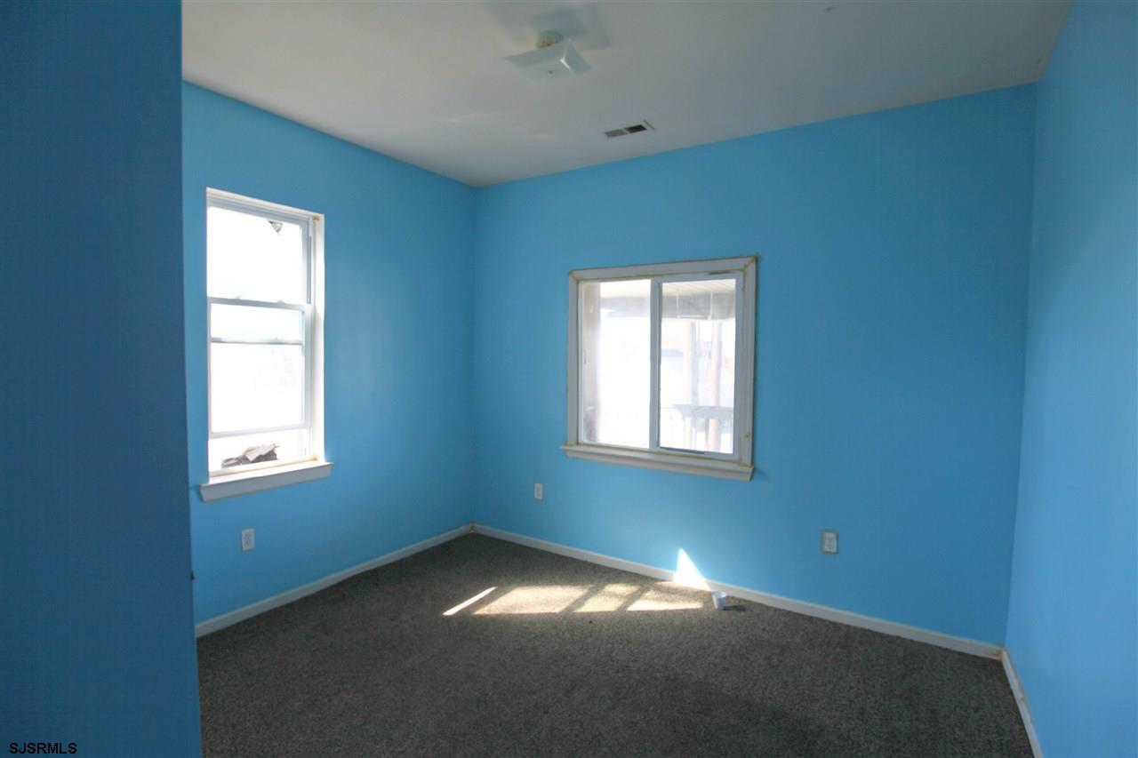 1918 Caspian Ave