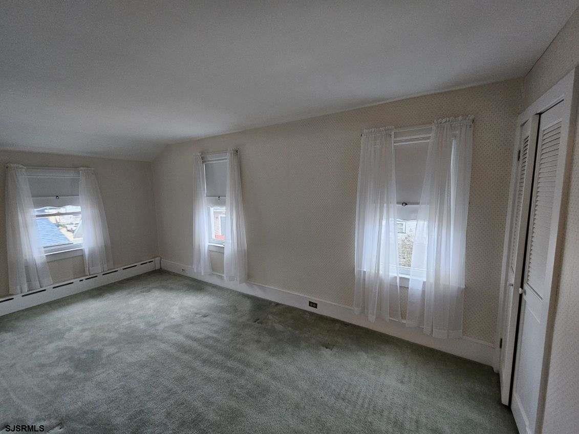 1 N Jackson Ave