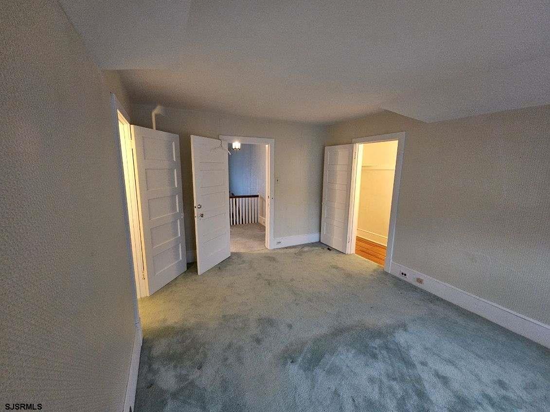 1 N Jackson Ave