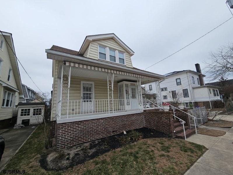 1 N Jackson Ave