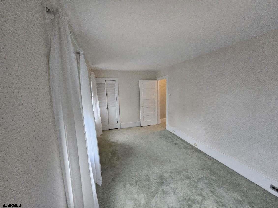 1 N Jackson Ave